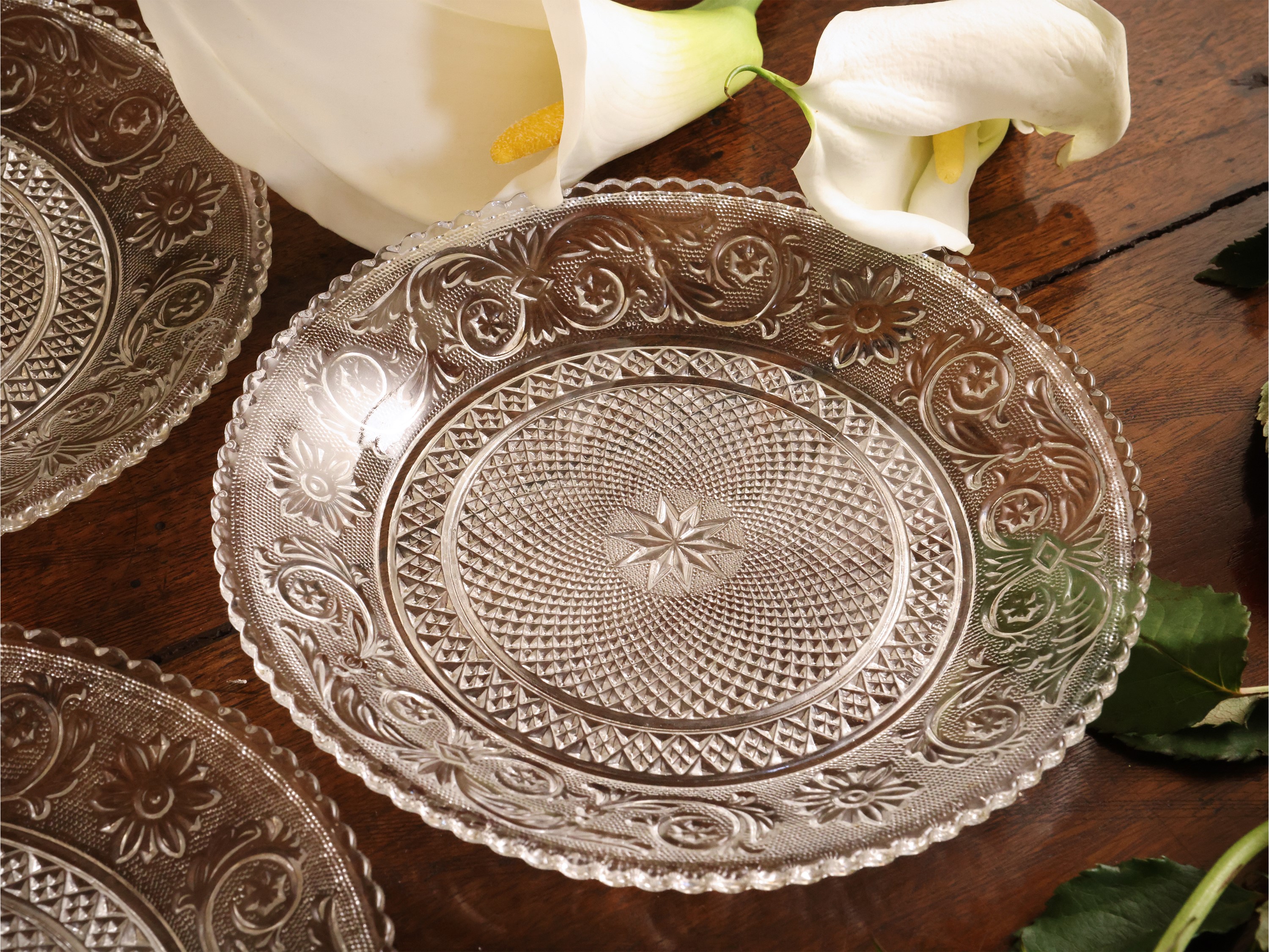 Dodici Piattini in Vetro Pressato, Modello Arabesque, Baccarat