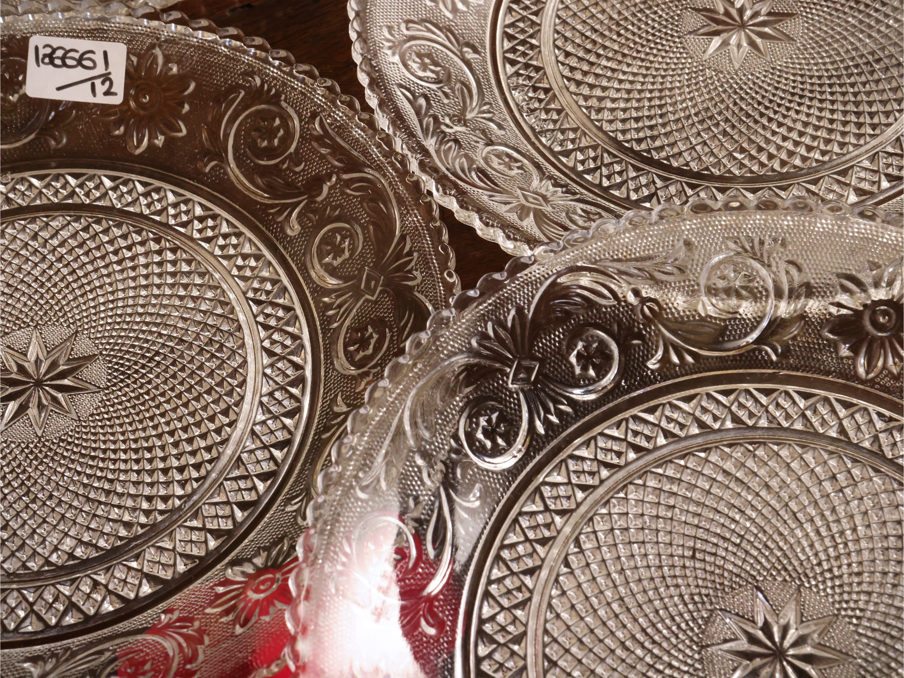 Dodici Piattini in Vetro Pressato, Modello Arabesque, Baccarat