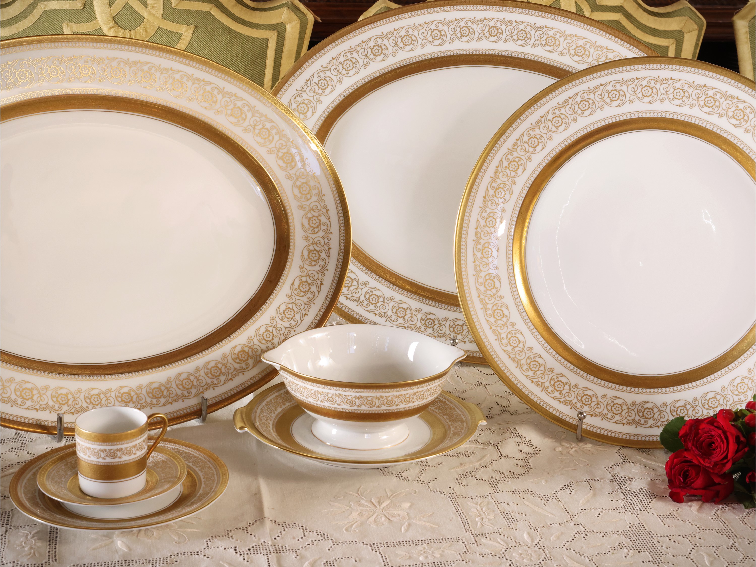 Elegante servizio di piatti in porcellana, decoro Aida, Rosenthal
