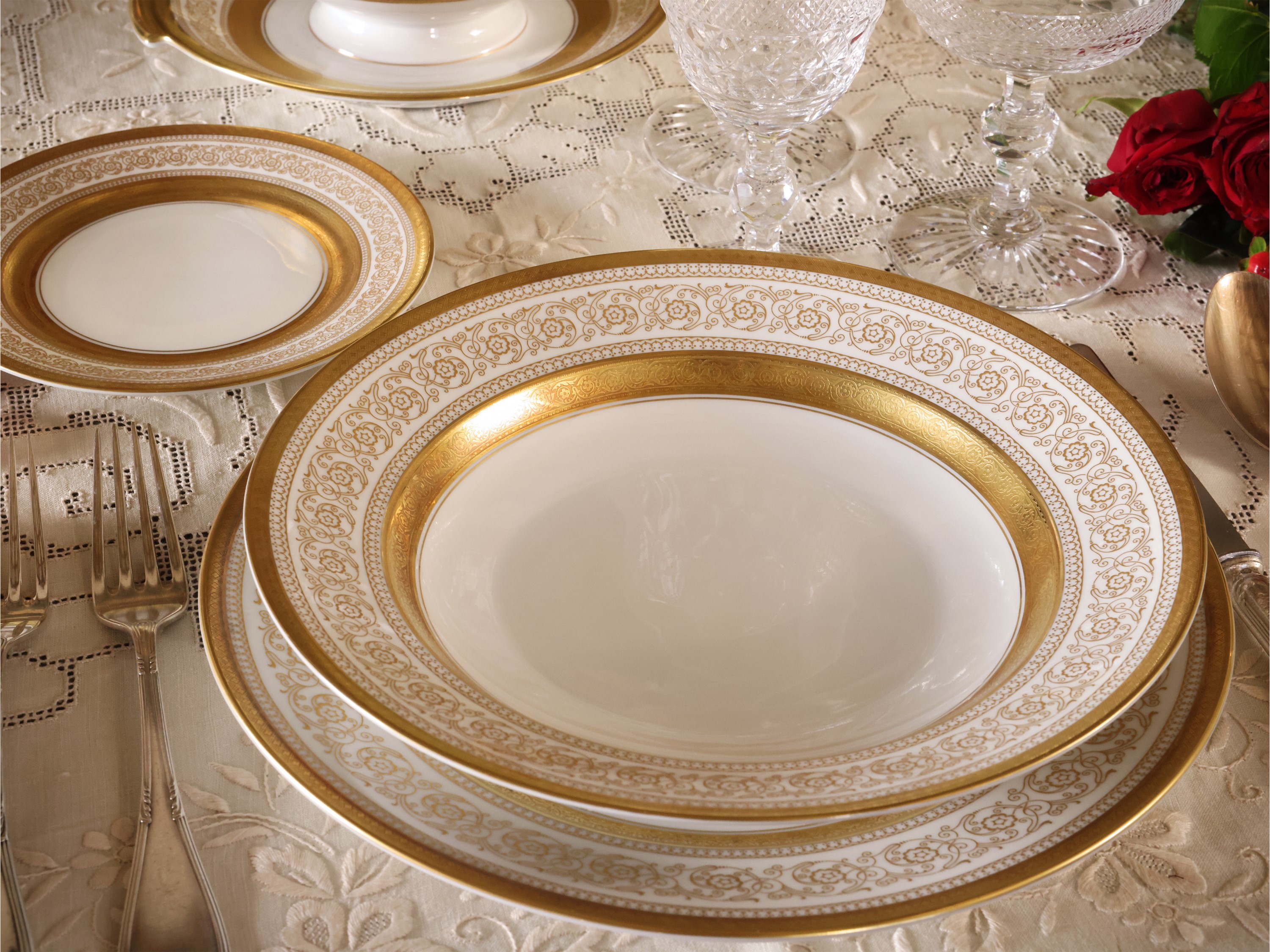 Elegante servizio di piatti in porcellana, decoro Aida, Rosenthal