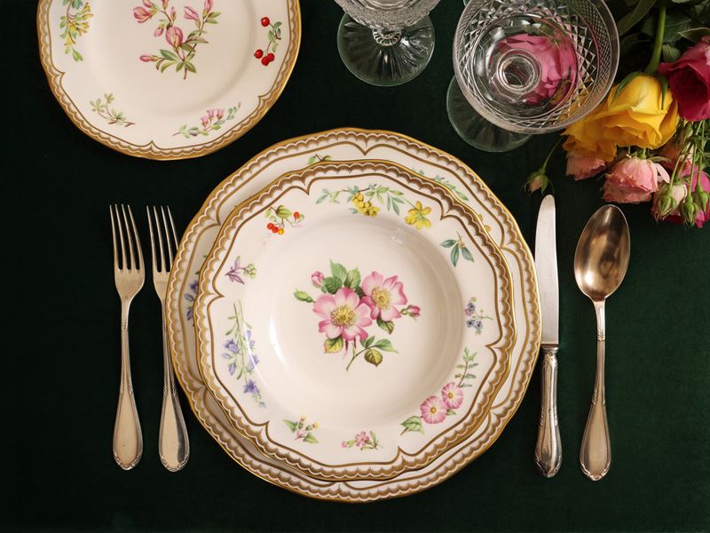 Servizio di Piatti in Porcellana, Decoro Sandringham, Royal Worcester