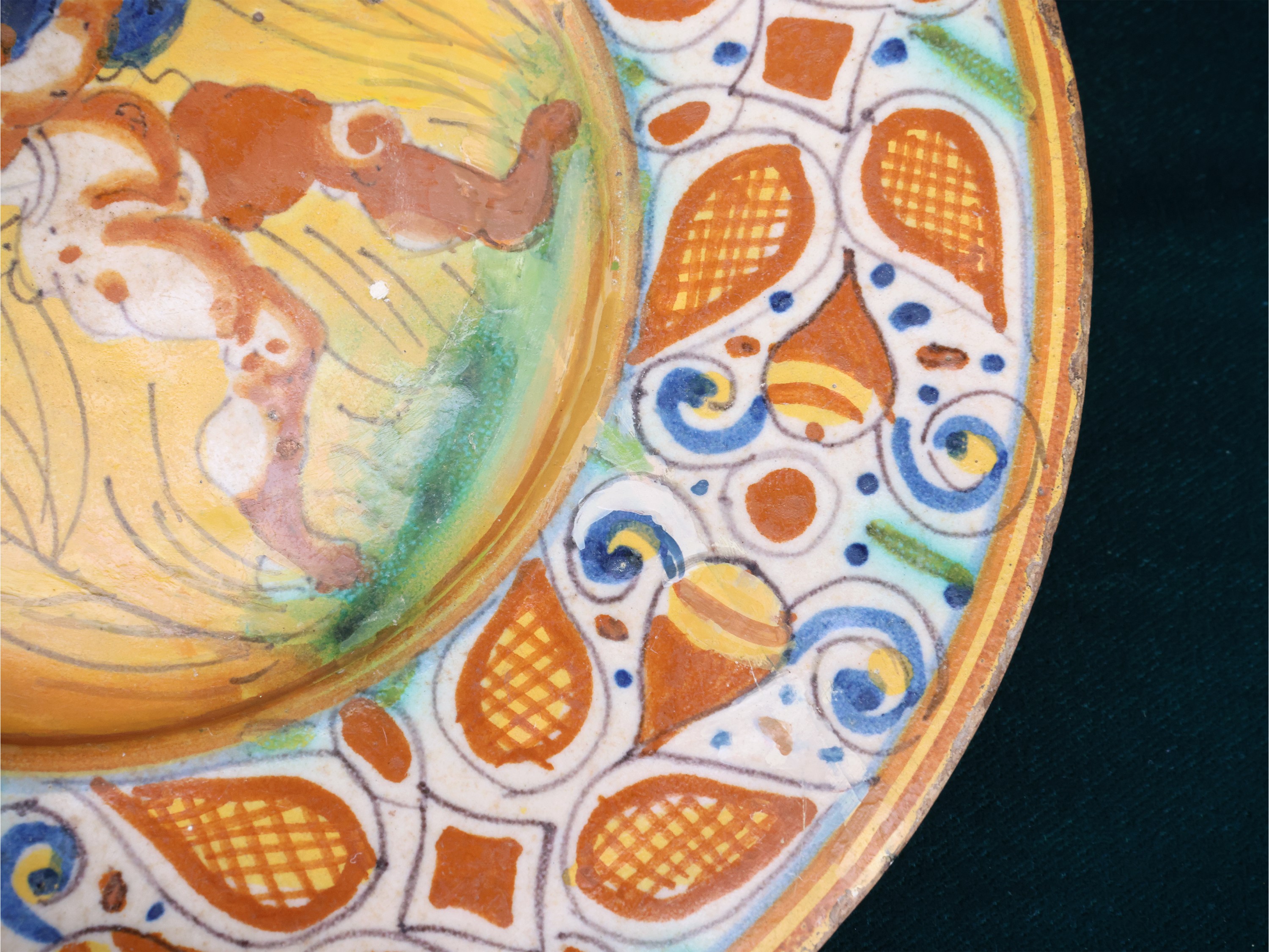 Italia centrale, Piatto in maiolica del XVII secolo