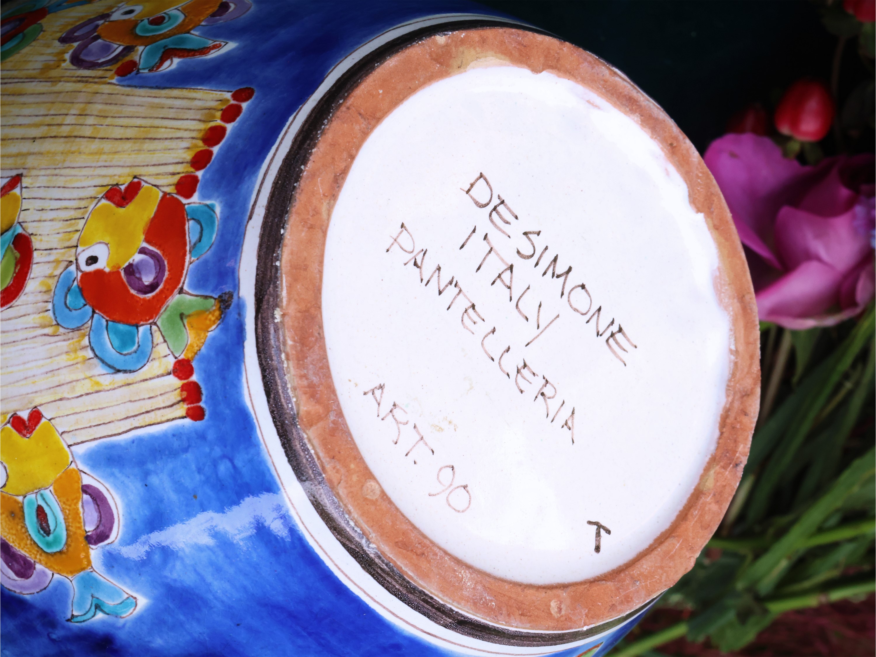 De Simone, Piccola giara in maiolica policroma con scena di pesca