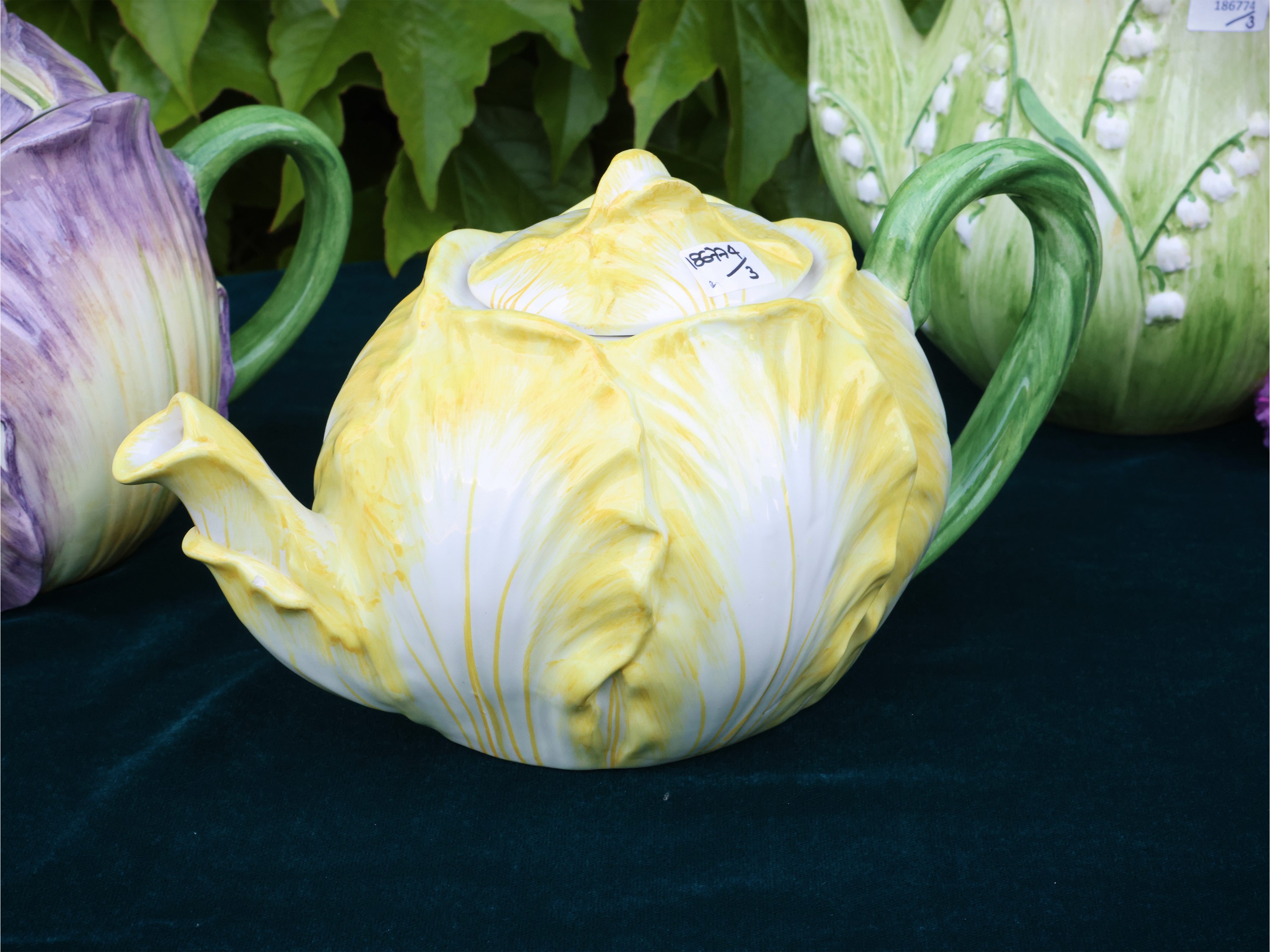 Tre Teiere da Collezione in Ceramica Policroma
