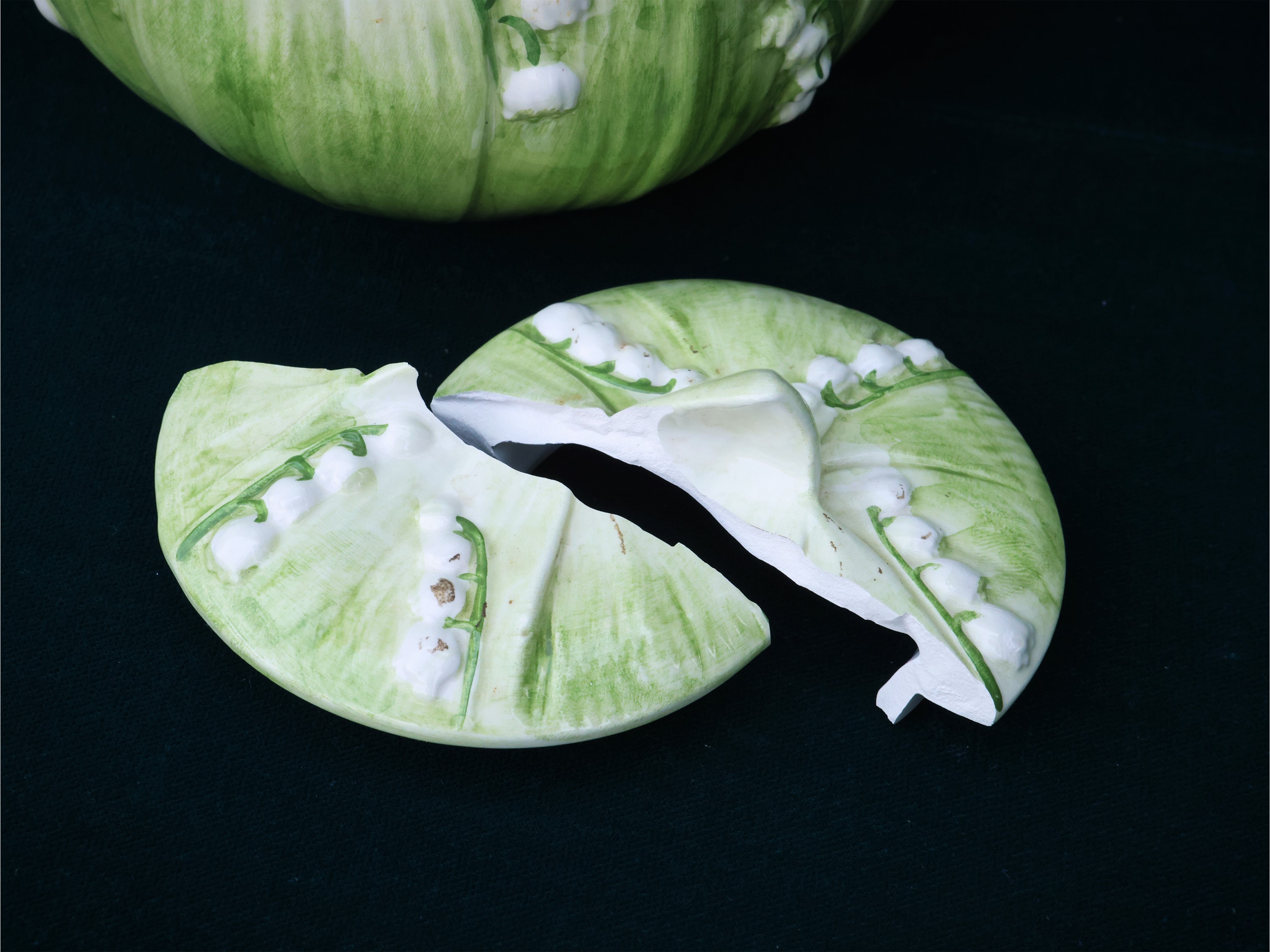 Tre Teiere da Collezione in Ceramica Policroma