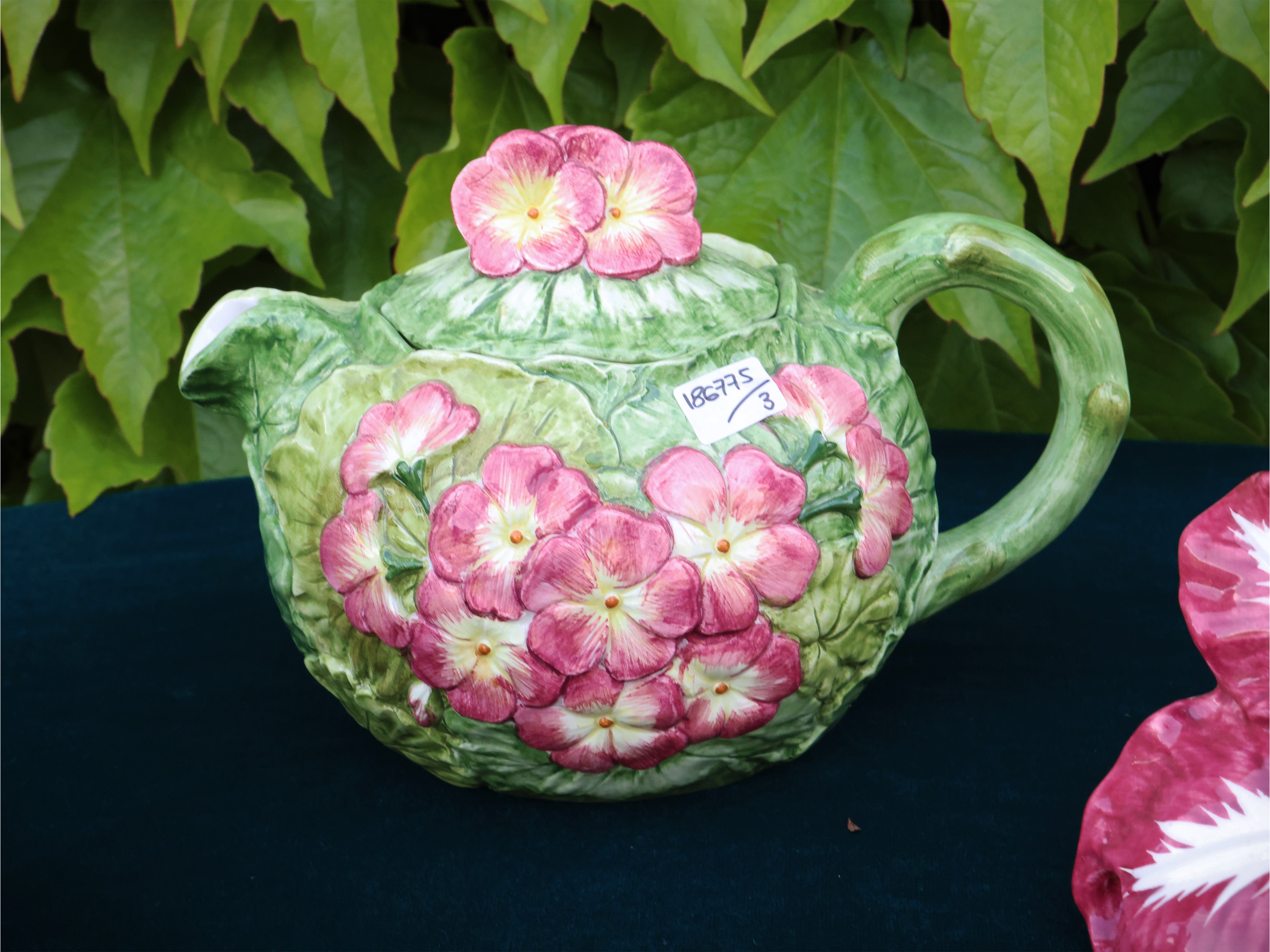 Tre Teiere da Collezione in Ceramica Policroma