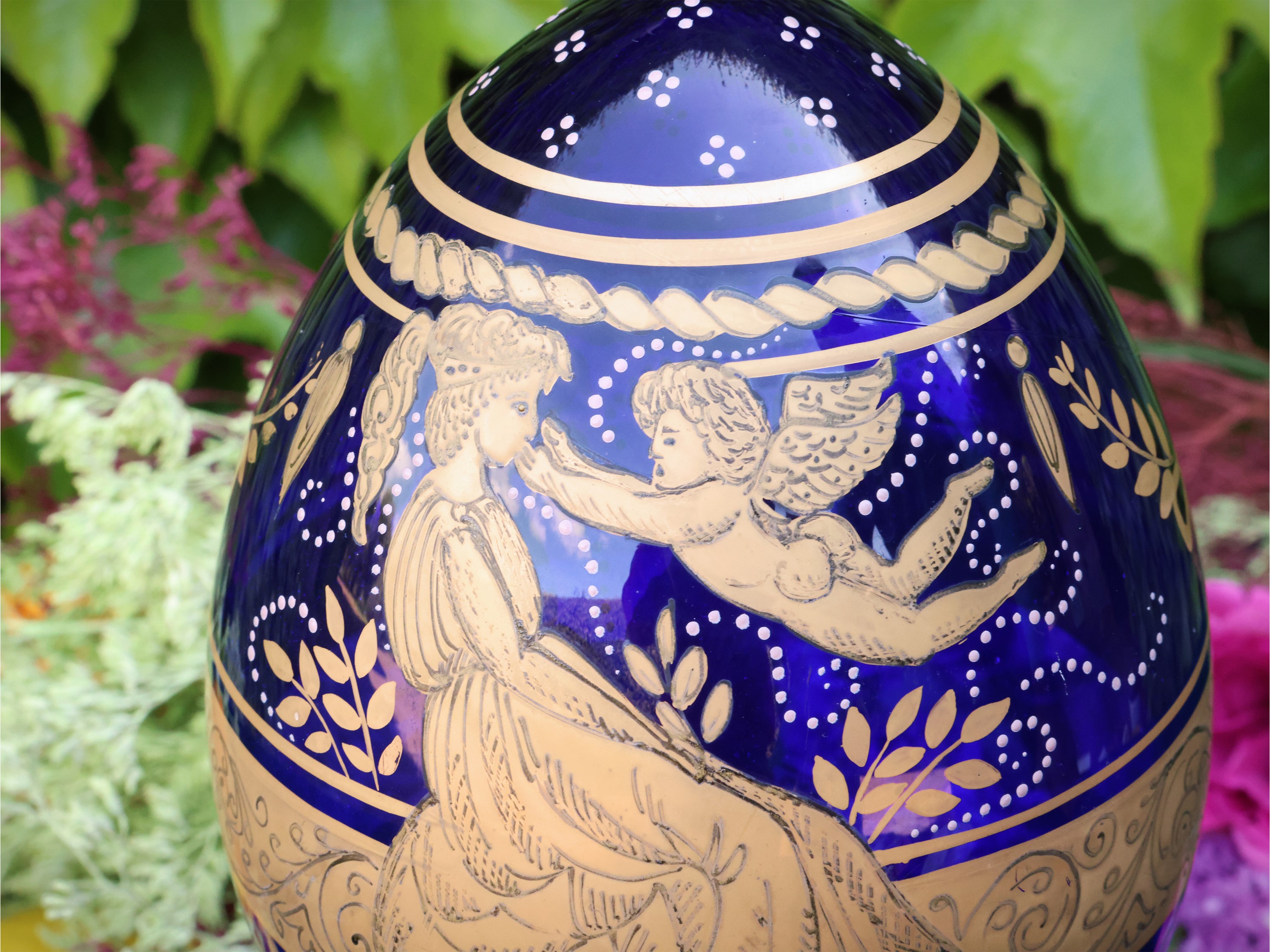 Uovo da collezione in vetro blu cobalto, altezza 31 cm