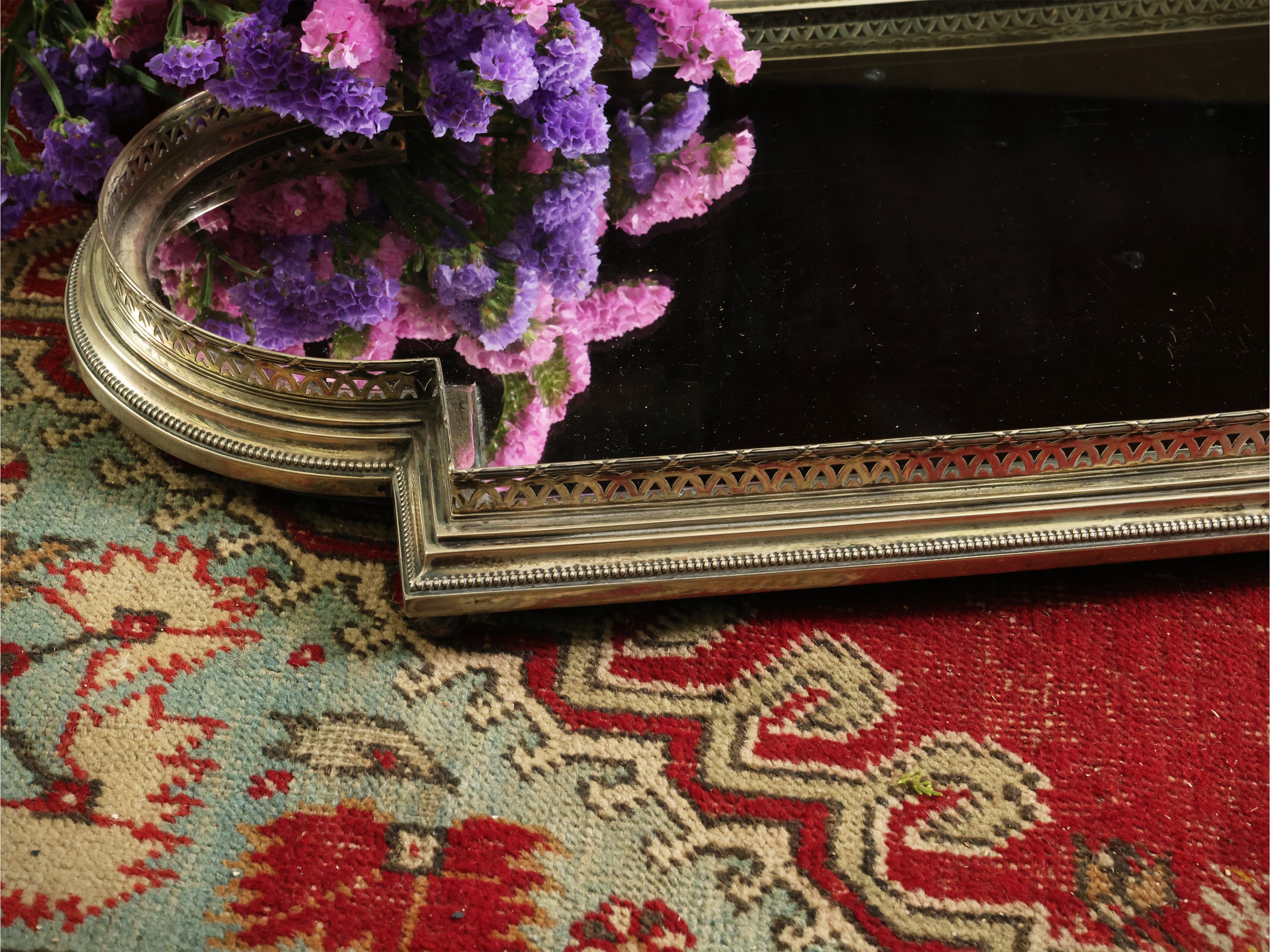 Surtout De Table a Specchio con Cornice in Argento