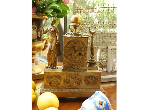 Orologio da tavolo in bronzo dorato