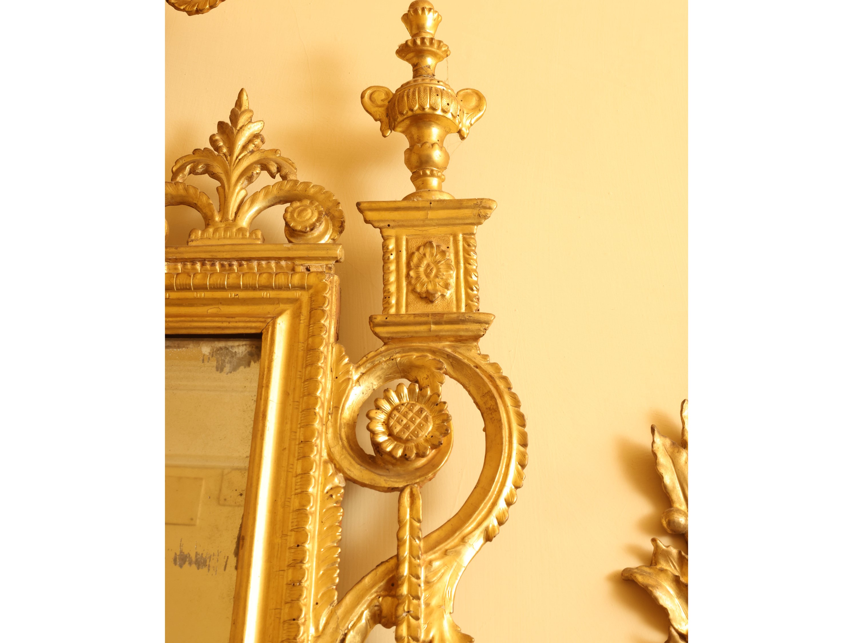 Specchiera, cornice in legno dorato, inizio XIX secolo