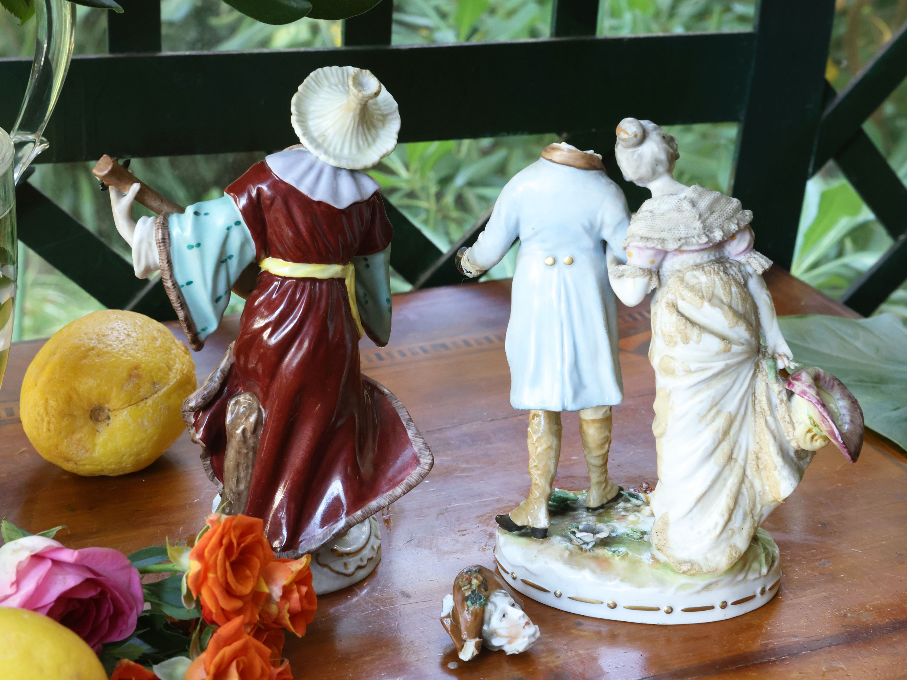 Porcellana tedesca, Due gruppi figurativi (dama e cavaliere; musicista orientale)