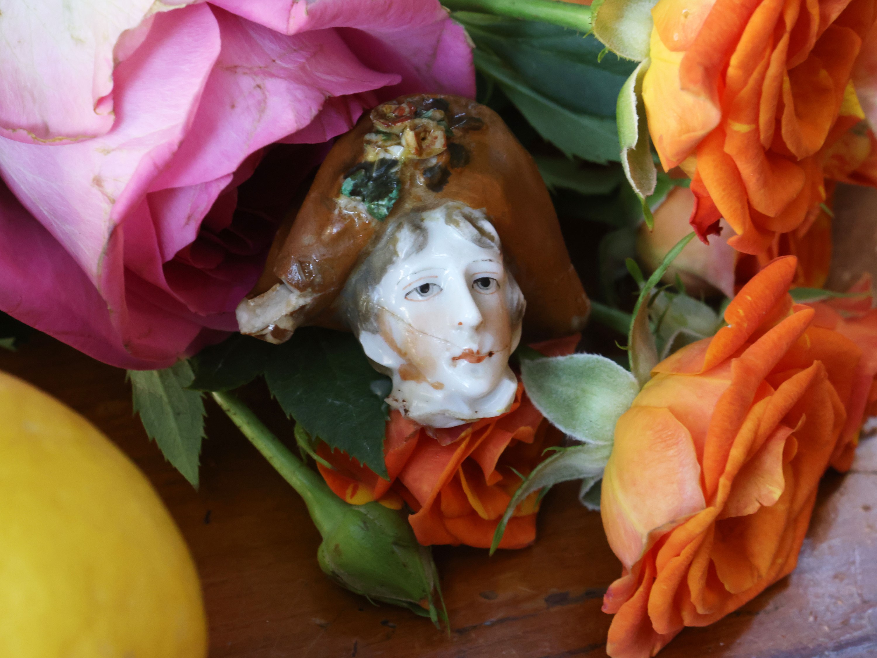 Porcellana tedesca, Due gruppi figurativi (dama e cavaliere; musicista orientale)