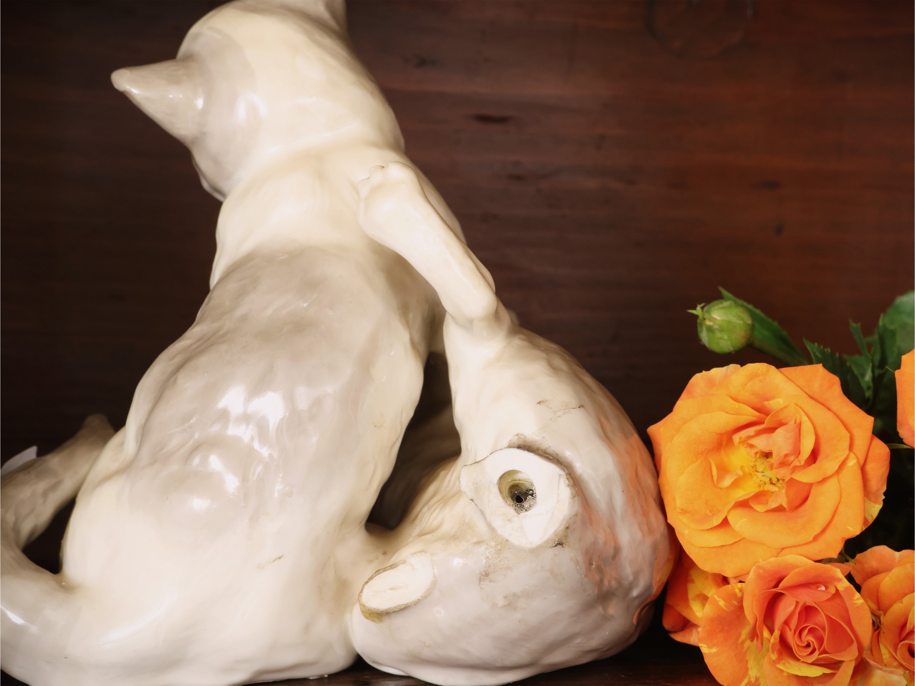 Gruppo in ceramica raffigurante gatti