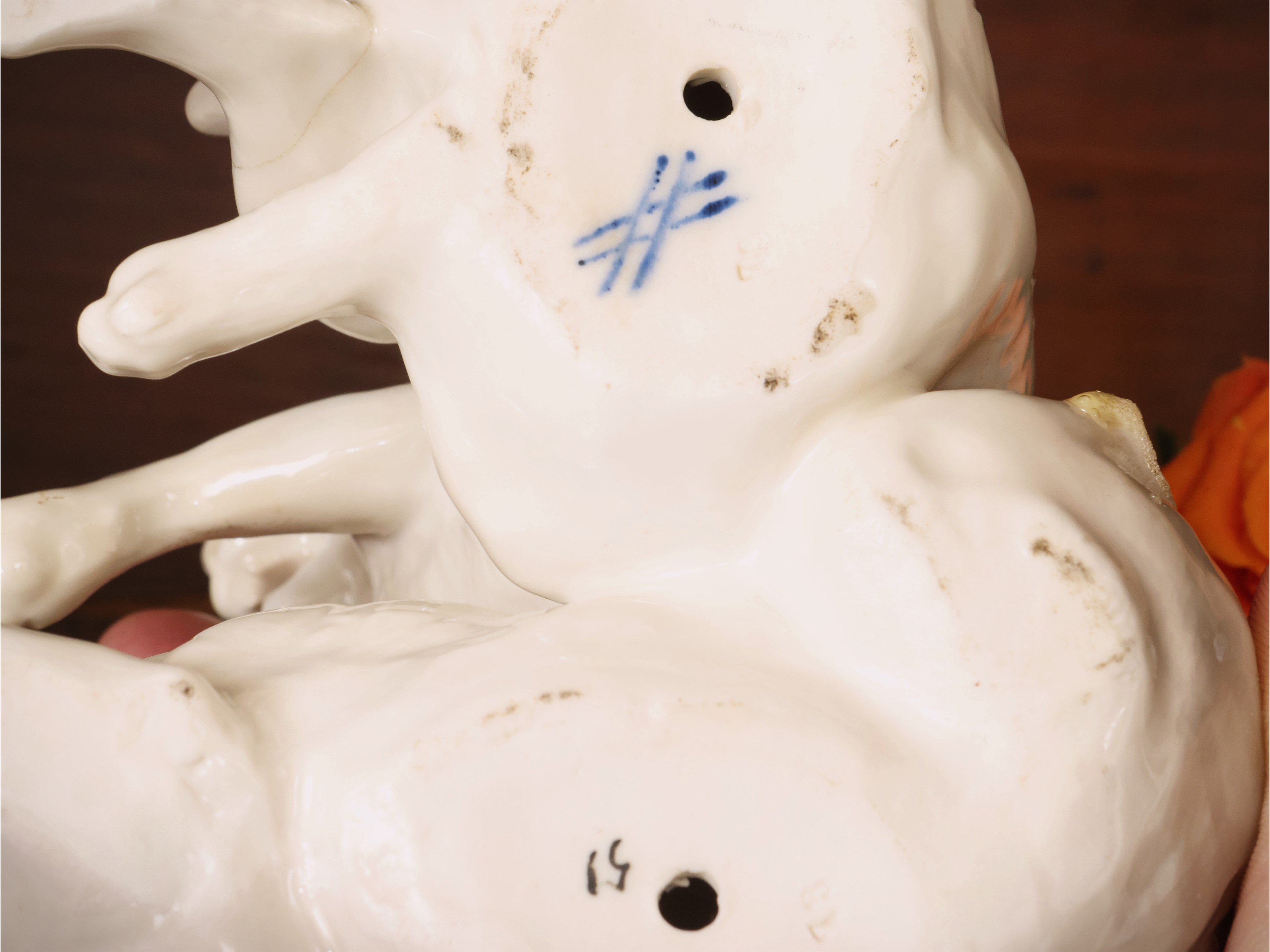 Gruppo in ceramica raffigurante gatti