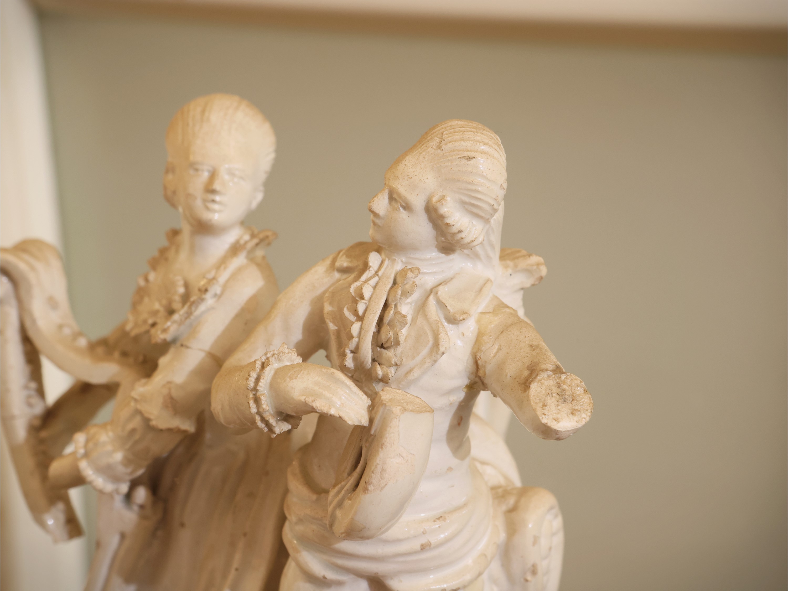Bassano, Due gruppi in terraglia con putti e pastorelli (XIX/XX secolo)