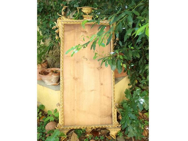 Mirror frame to be restored