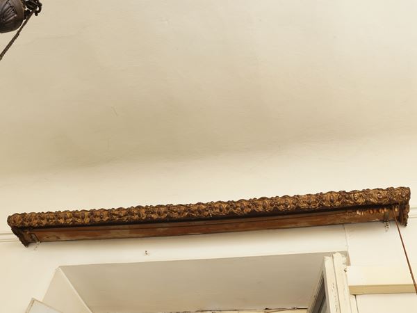 Mantovana rivestita in tole sbalzata