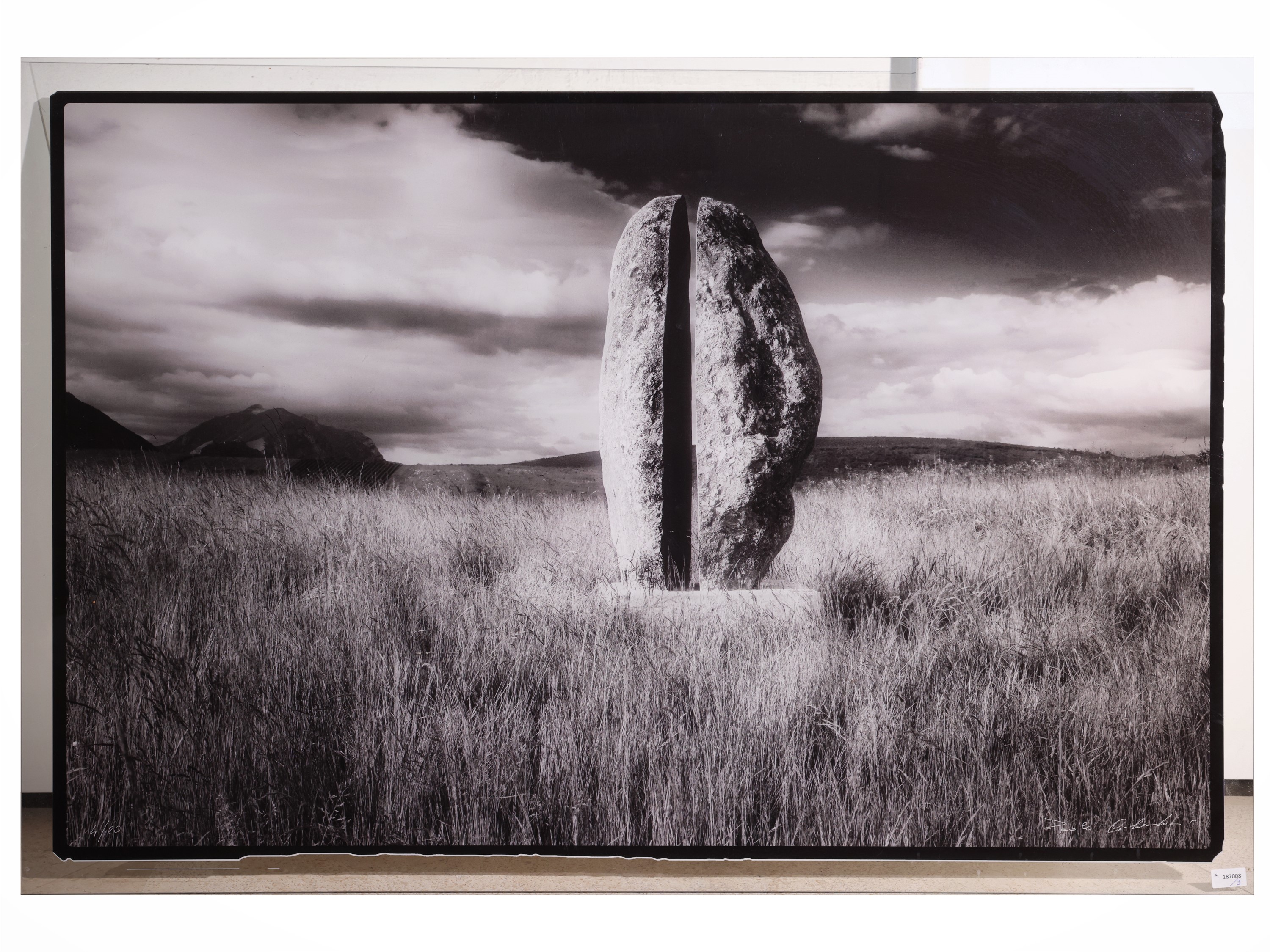 Paolo Colombini - Pietre: fotografie in bianco e nero e scultura