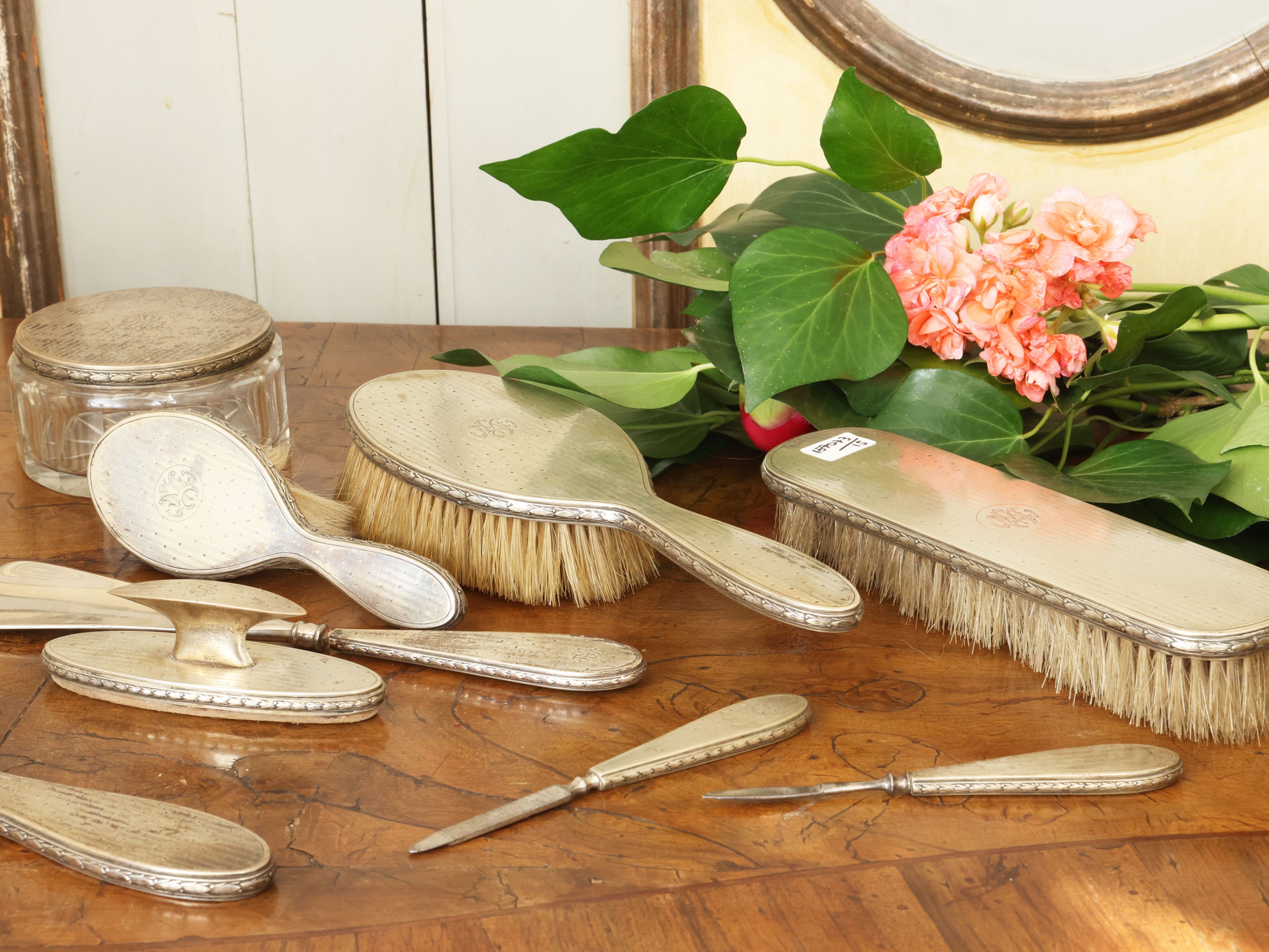 Set da toilette in argento, inizio del XX secolo