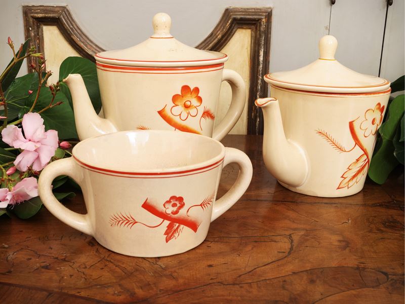 Gio Ponti per Richard Ginori San Cristoforo, Accessori in ceramica smaltata dipinti con motivi fl...