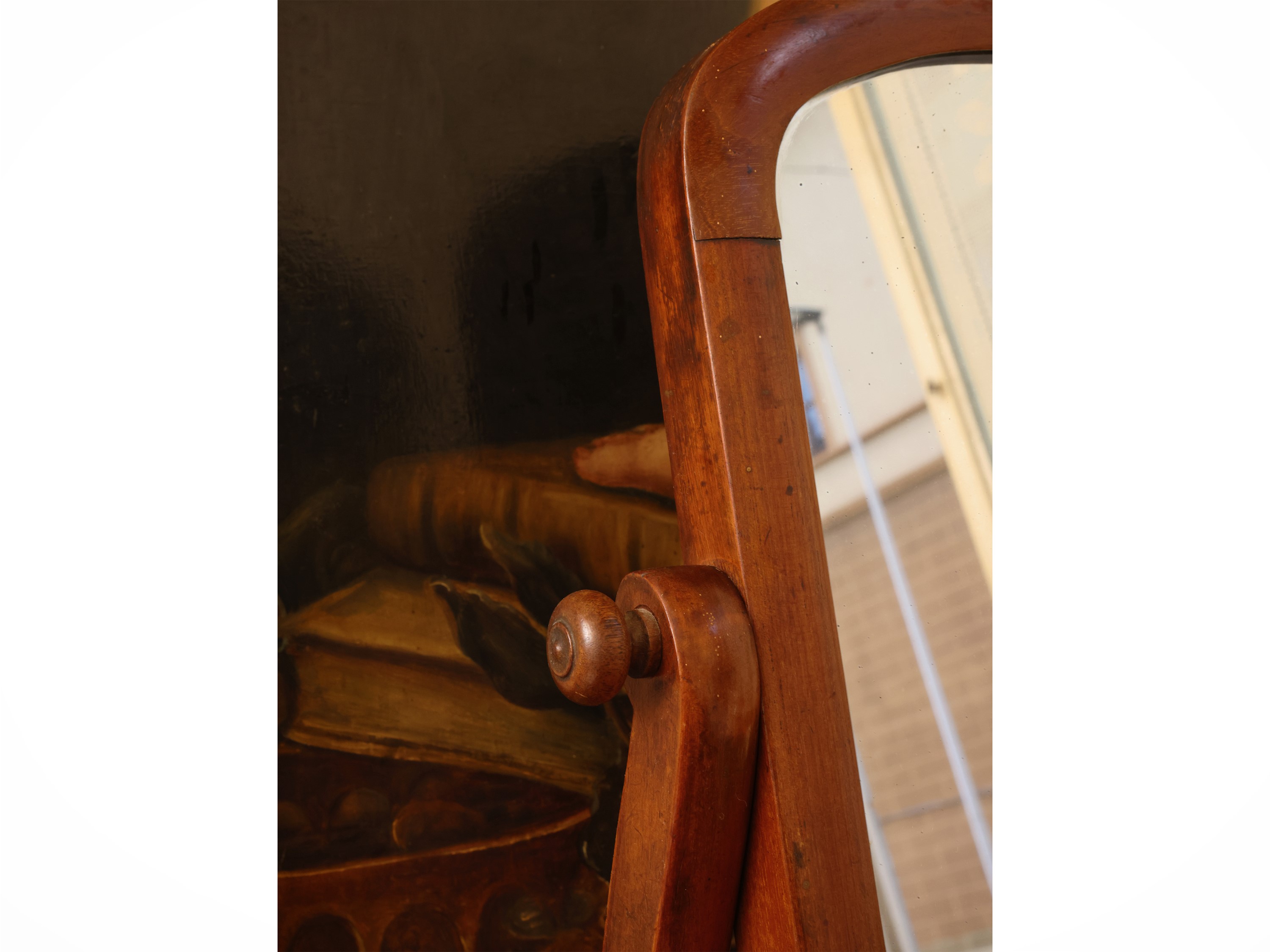 Piccola psiche da toilette, specchio centinato orientabile in legno di noce