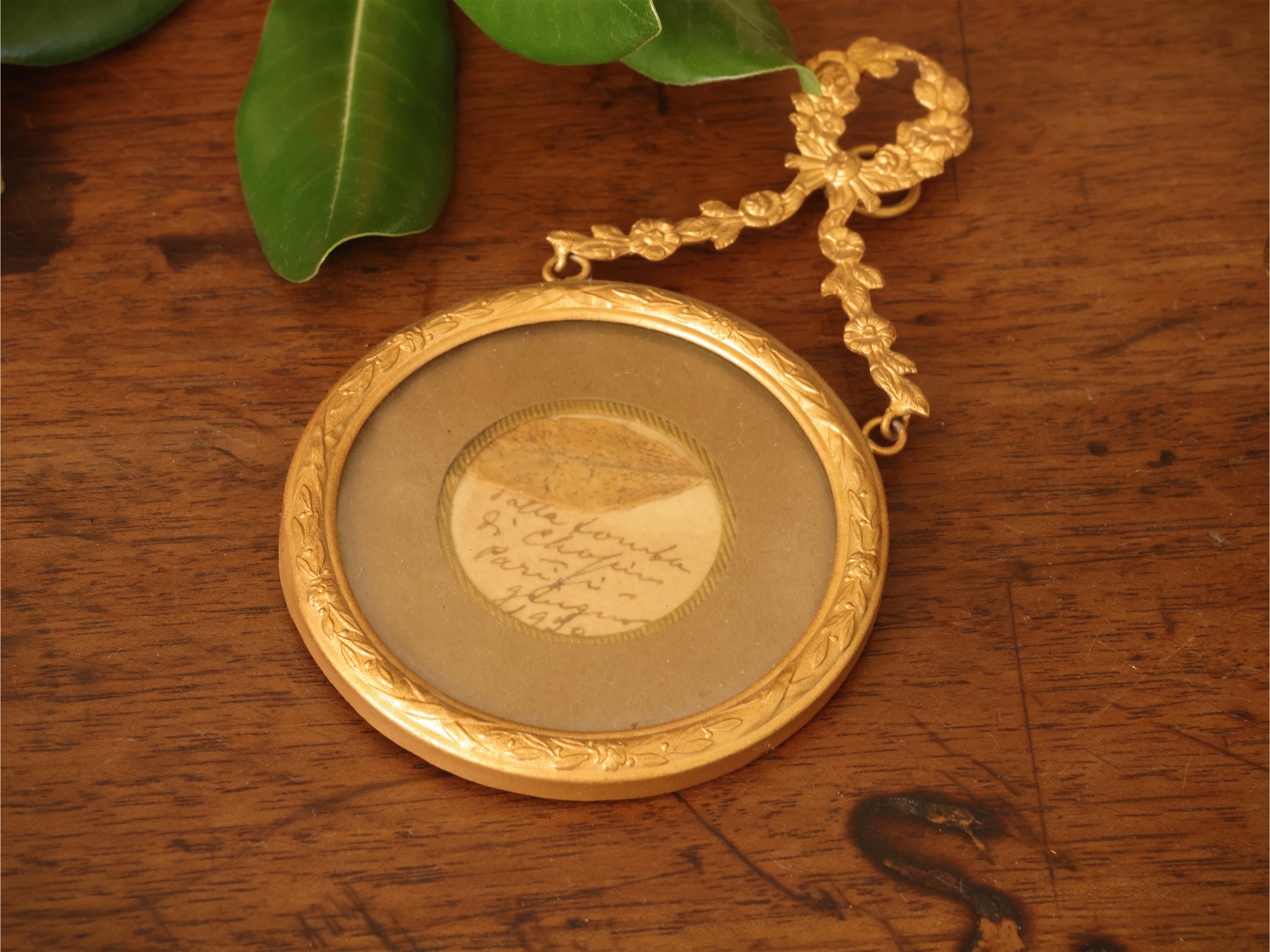Curiosità d’epoca, composizione di miniature e oggetti decorativi (XIX/XX secolo)