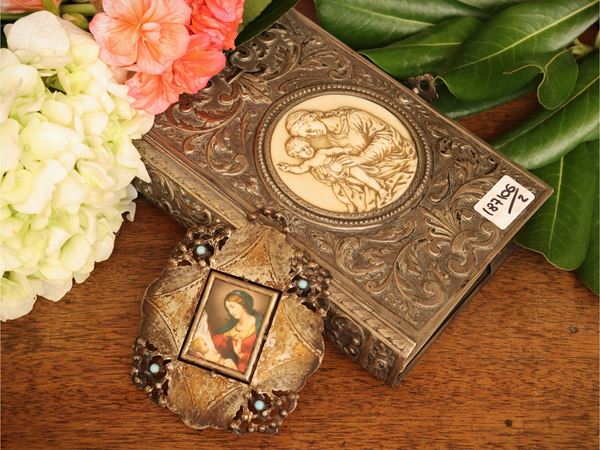 Devotional accessories in silver