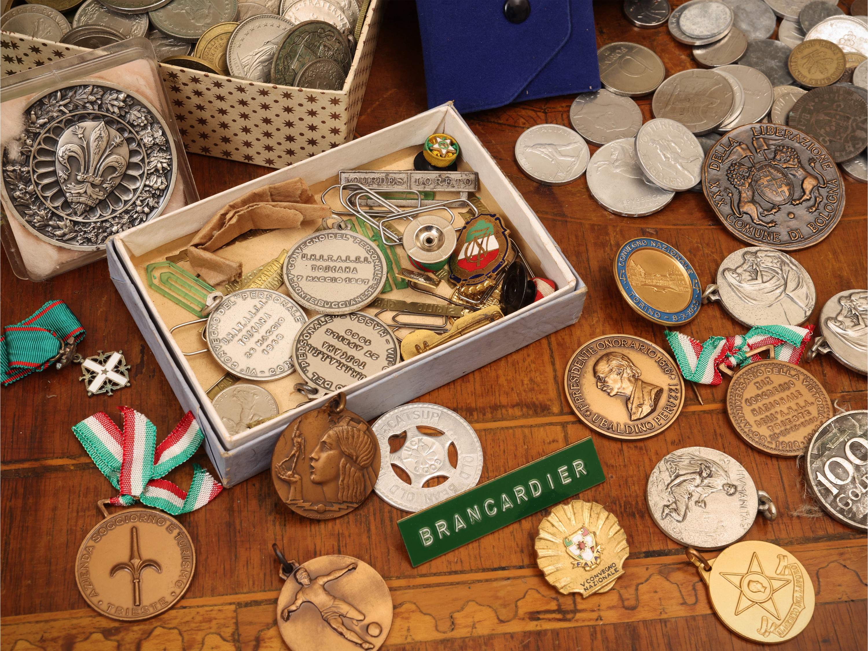Collezione di monete, medaglie ed onorificenze, composizione assortita