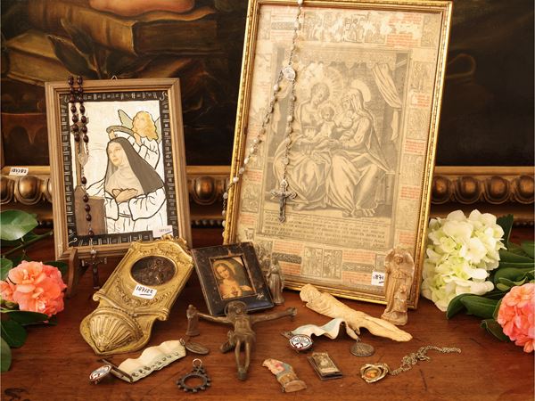 Lot of devotional objects