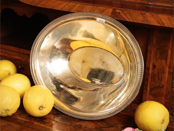 Silver centerpiece tray