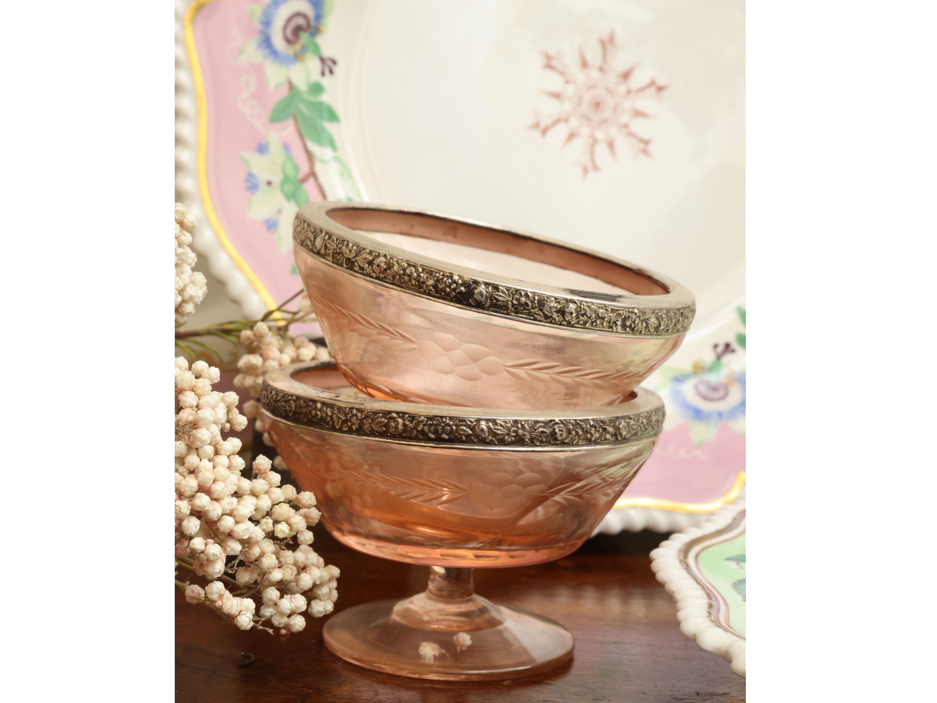 Etruria Wedgwood, Set da tavola con legumiera, sottopiatti Limoges e coppe da macedonia in vetro ...