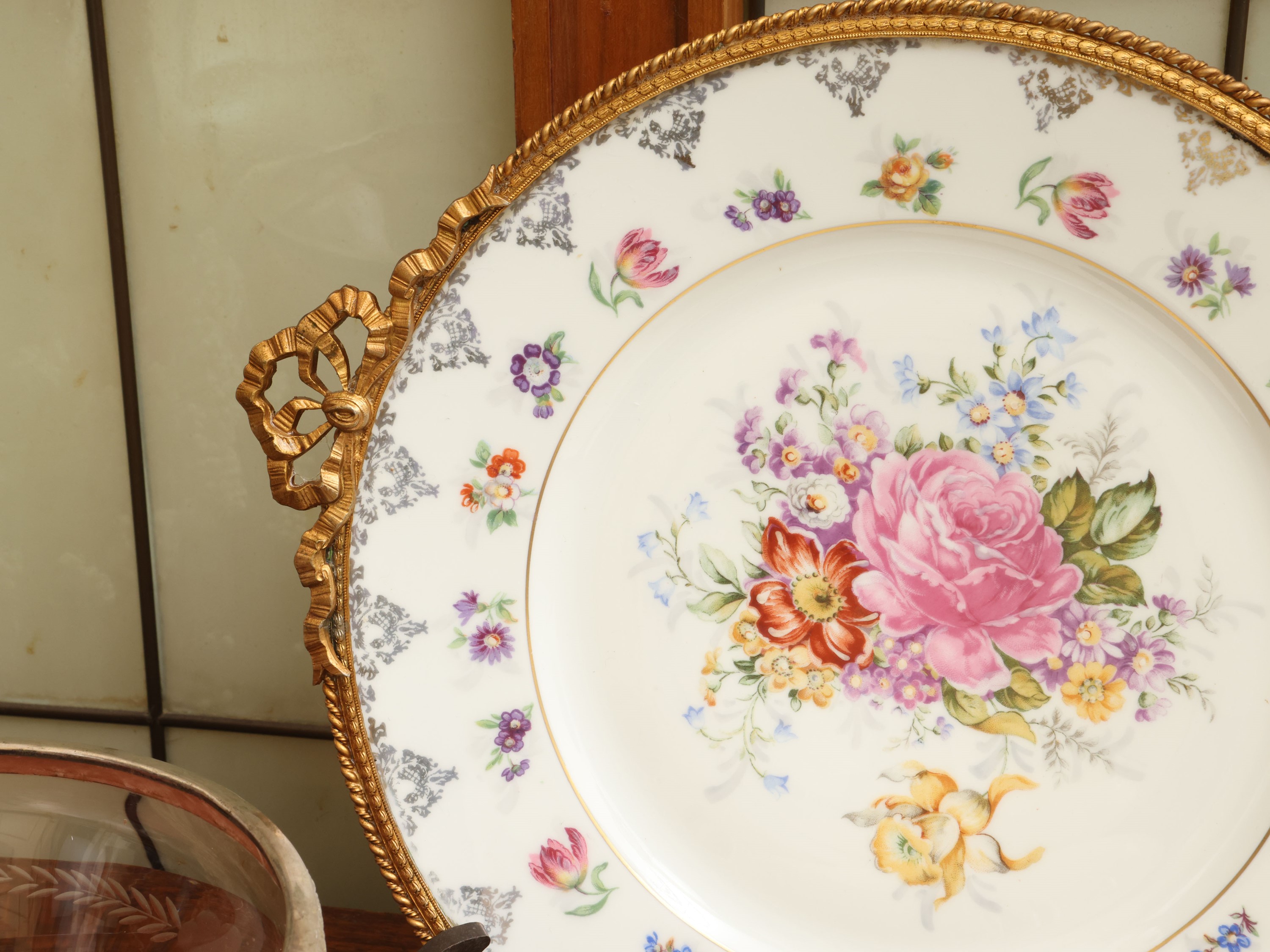 Etruria Wedgwood, Set da tavola con legumiera, sottopiatti Limoges e coppe da macedonia in vetro ...