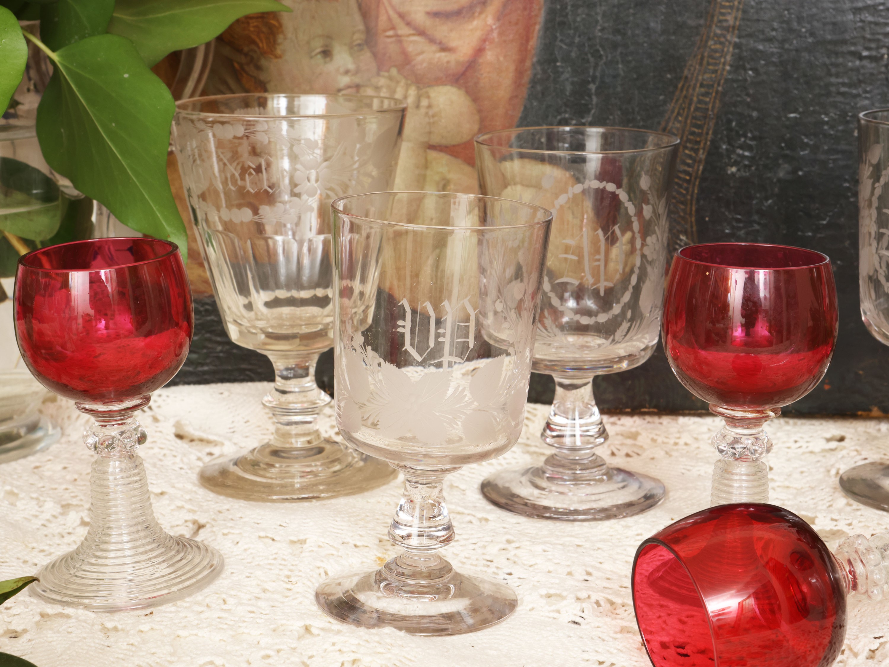 Set di calici e bicchieri, vetro rosso, cristallo doppio rubino e vetro molato