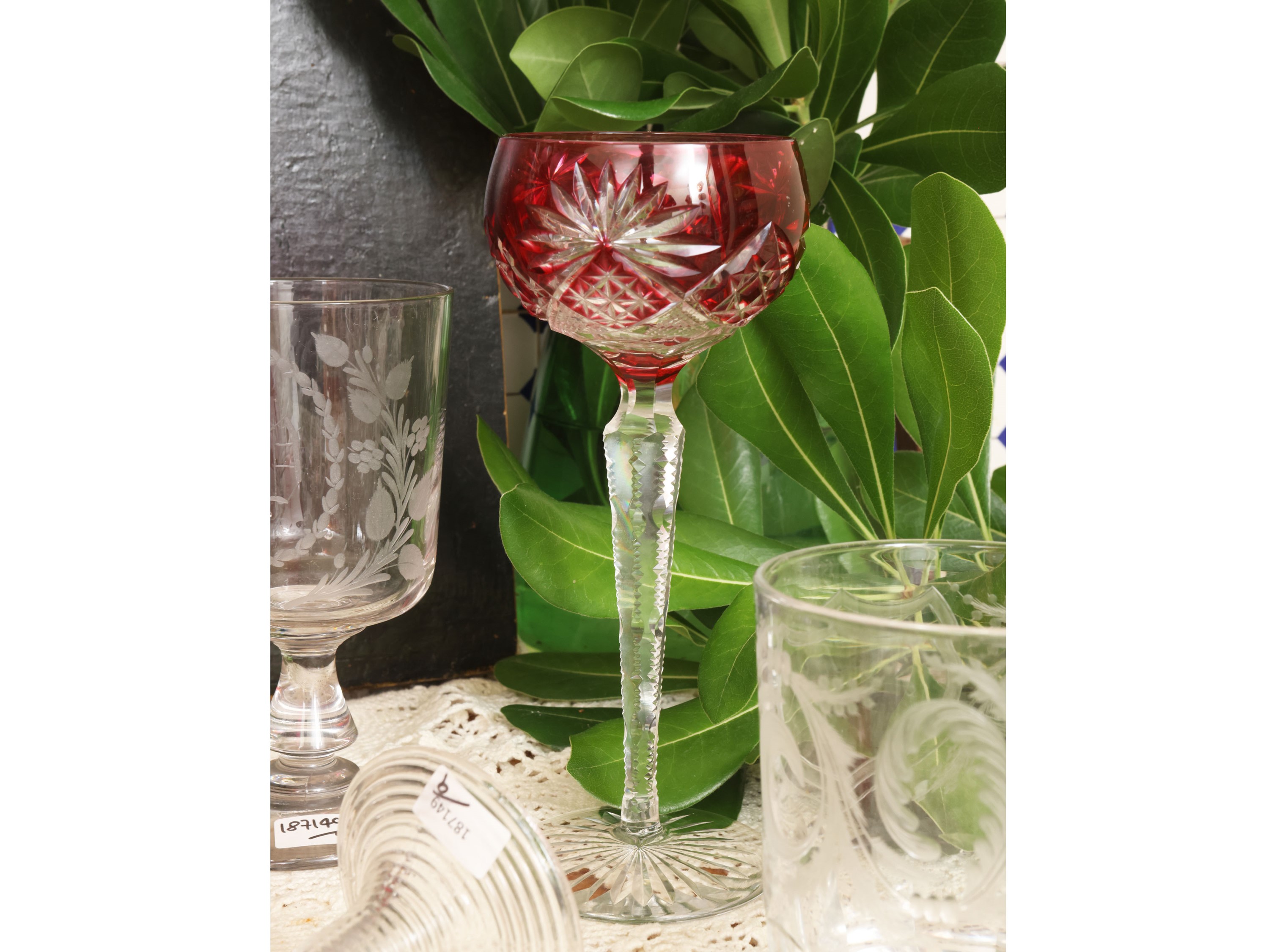 Set di calici e bicchieri, vetro rosso, cristallo doppio rubino e vetro molato