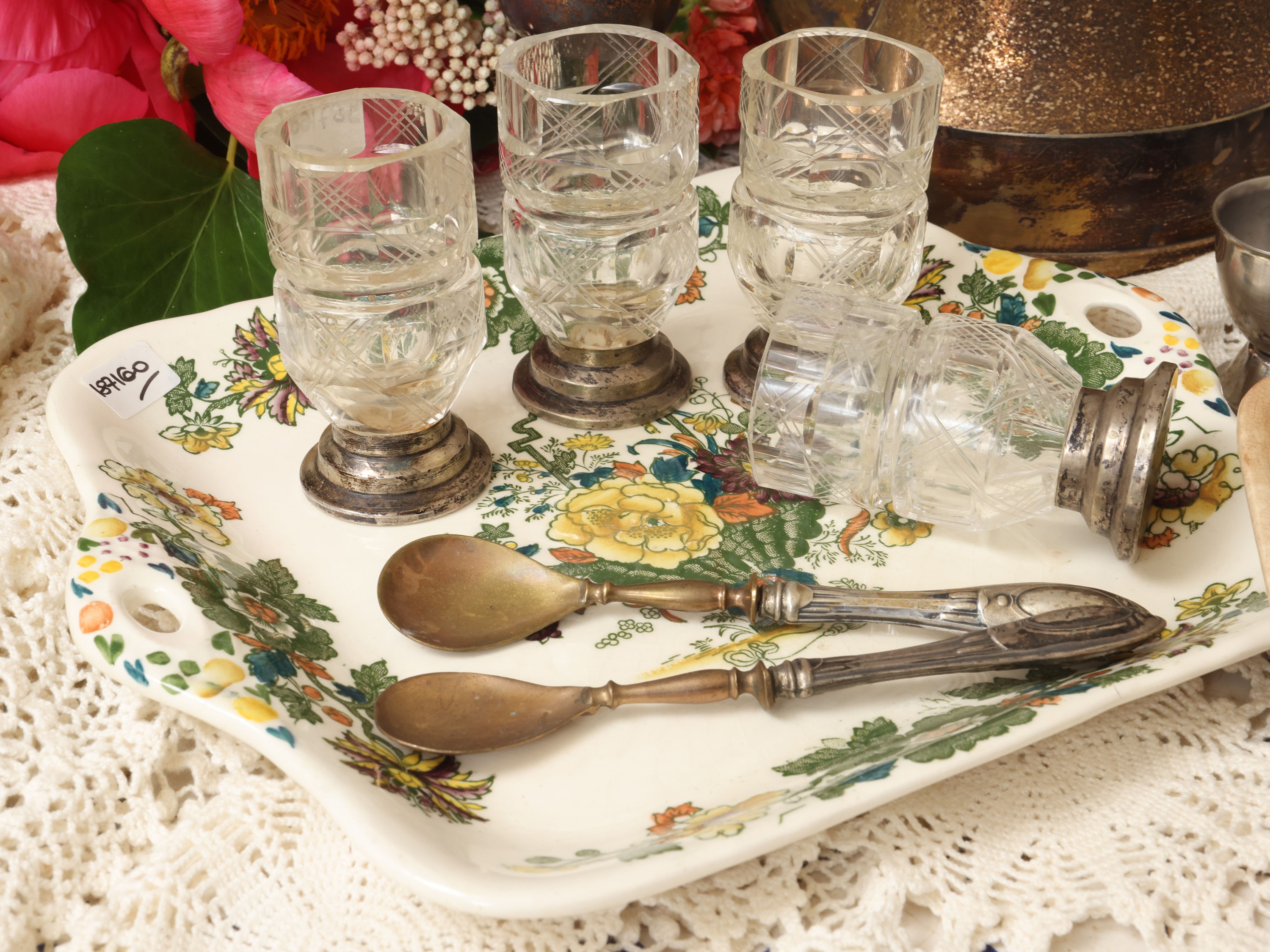 Alzate e accessori per la tavola, metallo argentato e terraglia Mason’s (alzate h 12 cm)