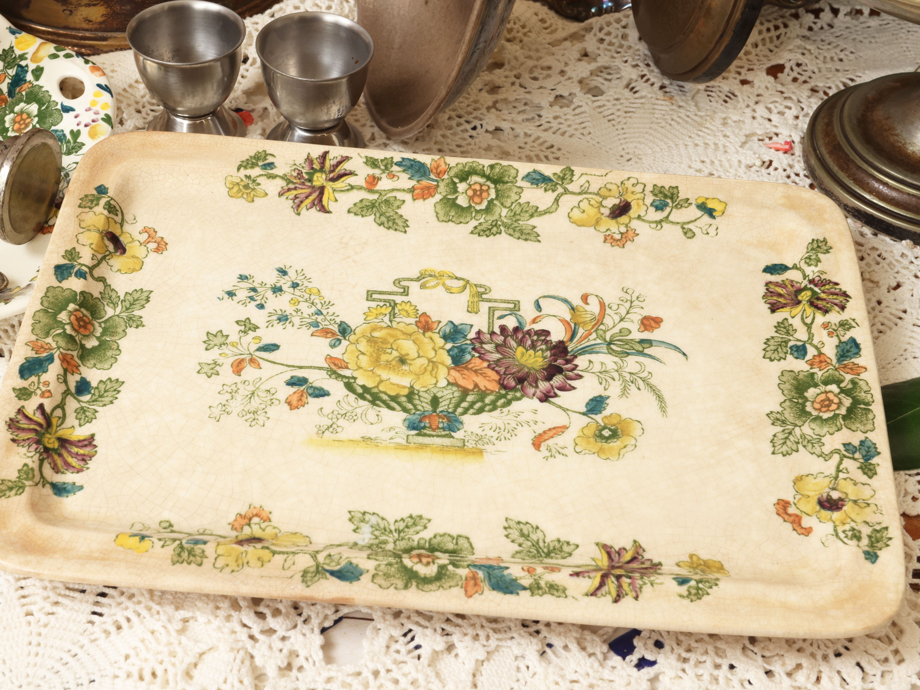 Alzate e accessori per la tavola, metallo argentato e terraglia Mason’s (alzate h 12 cm)