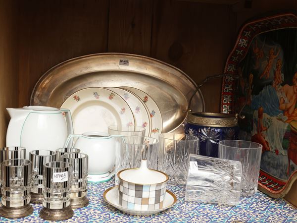 Miscellaneous table and kitchen accessories