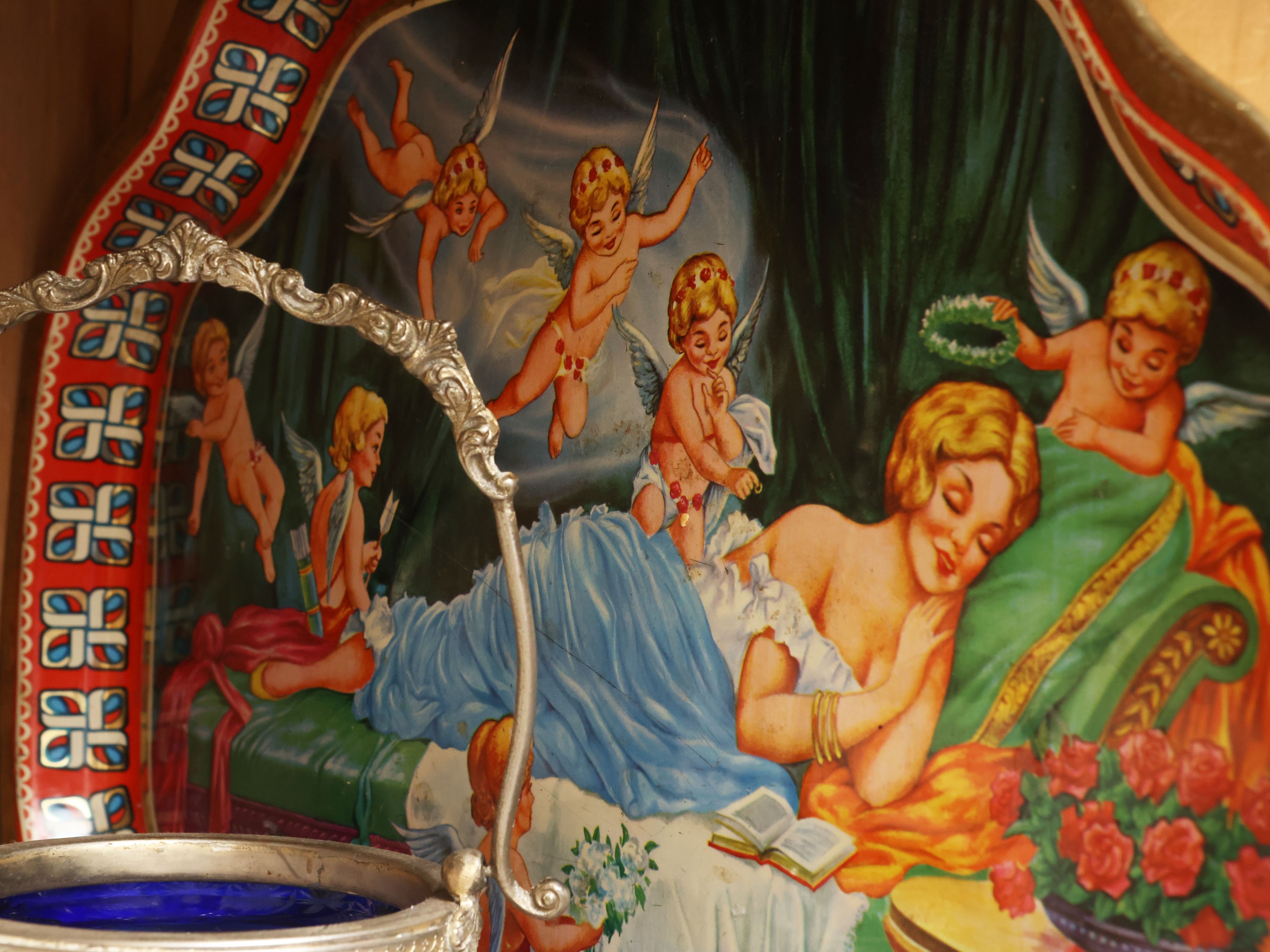 Miscellanea di accessori per la tavola e la cucina, vassoio in metallo (34x41 cm)