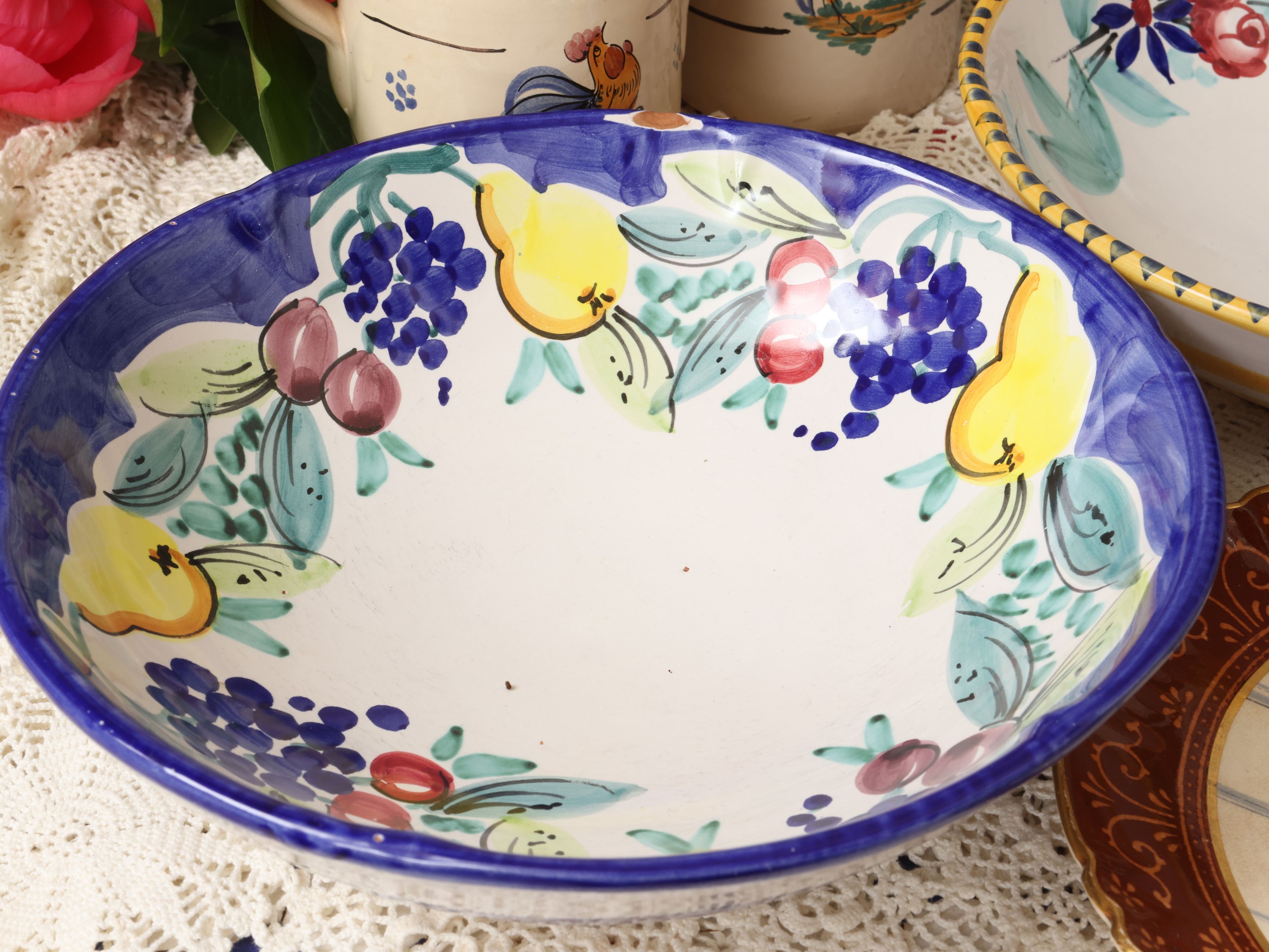 Ceramiche e maioliche, insalatiere e barattoli da cucina (Deruta e Vietri)