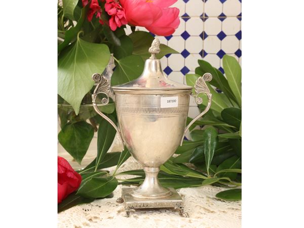 Large silver sugar bowl  - Auction Florentine Style. A Private Collection - Maison Bibelot - Casa d'Aste Firenze - Milano