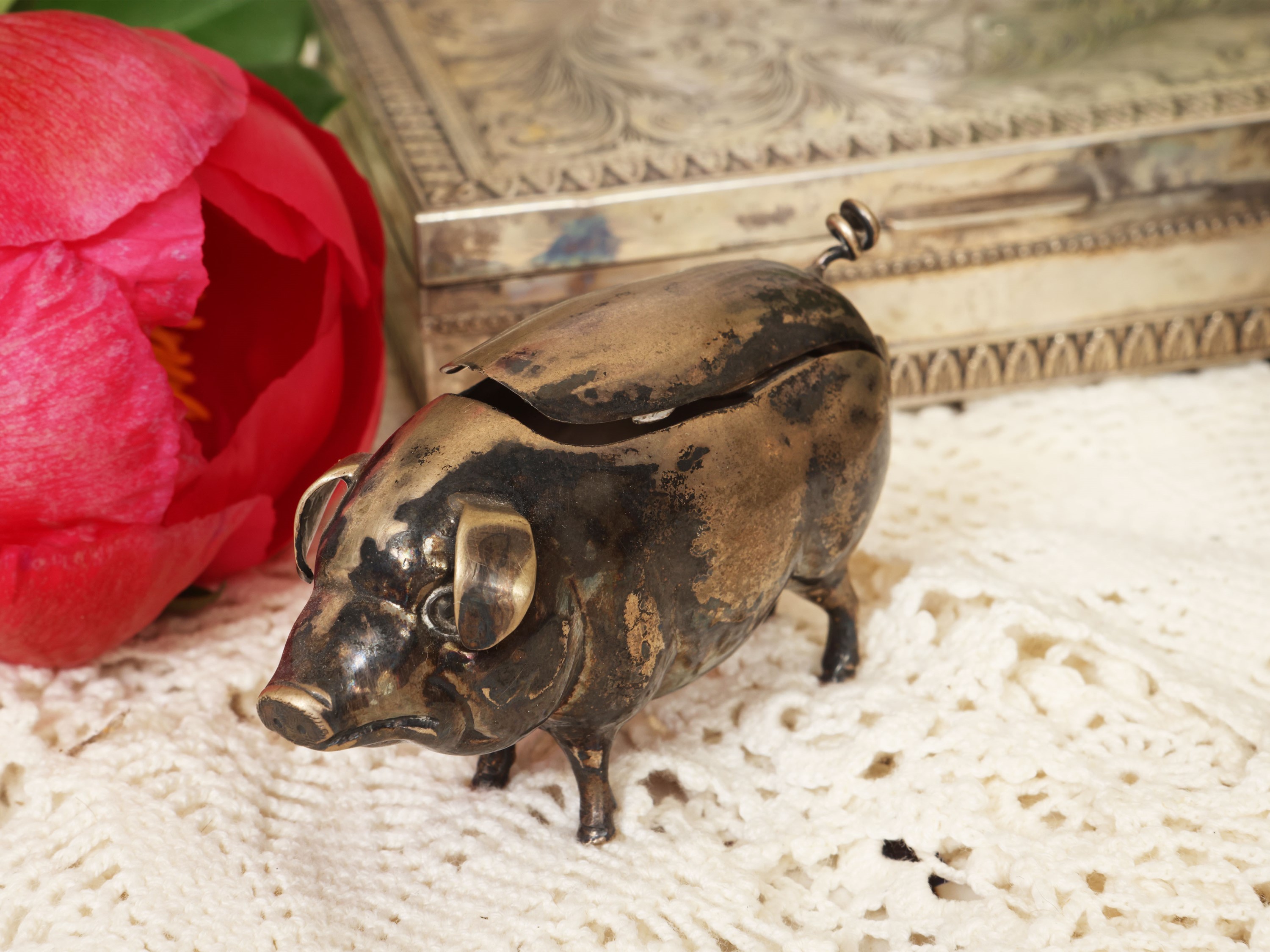 Curiosità d’epoca in argento, porcellino e articoli Art Nouveau (Inghilterra), XX secolo