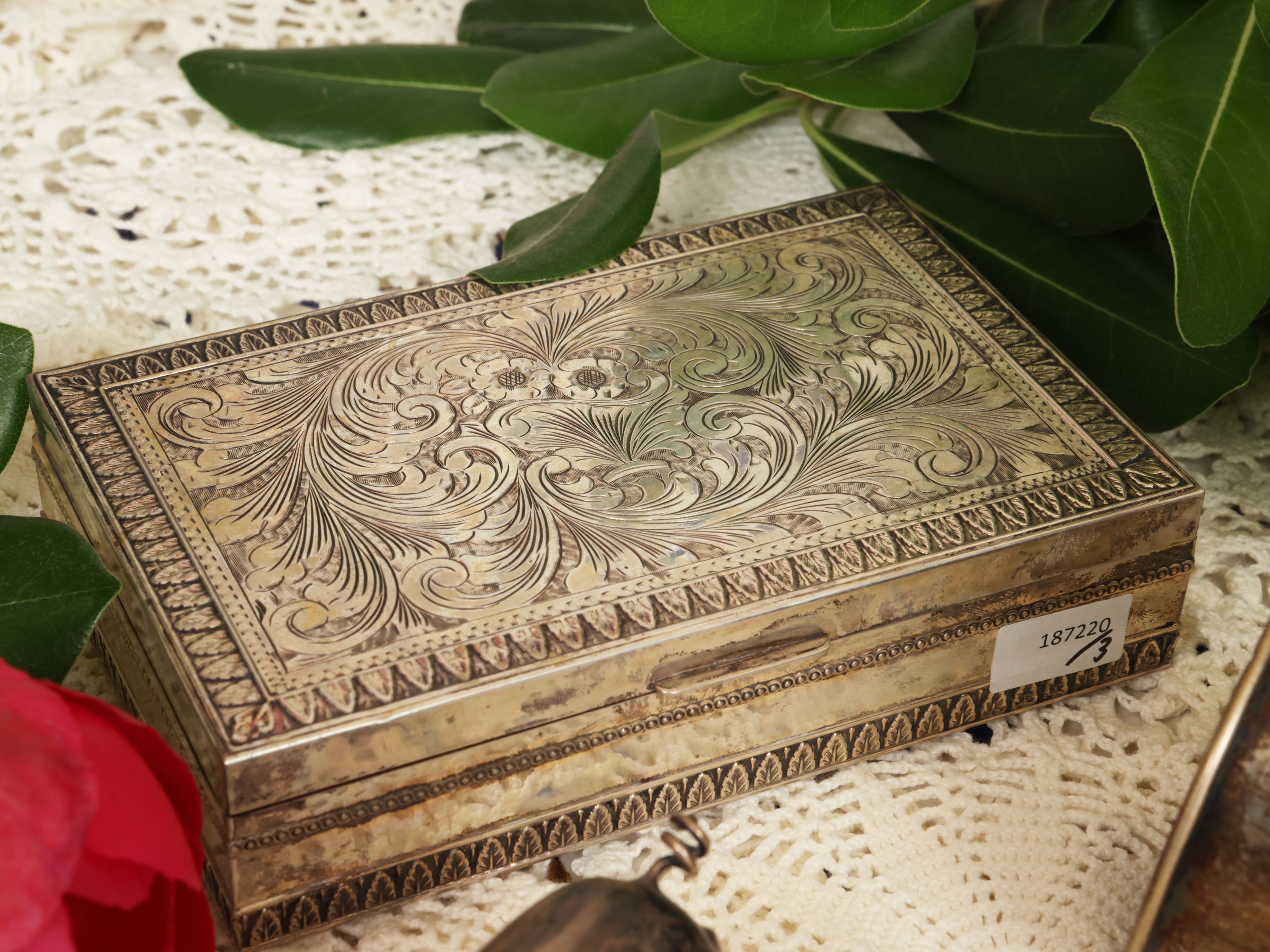 Curiosità d’epoca in argento, porcellino e articoli Art Nouveau (Inghilterra), XX secolo