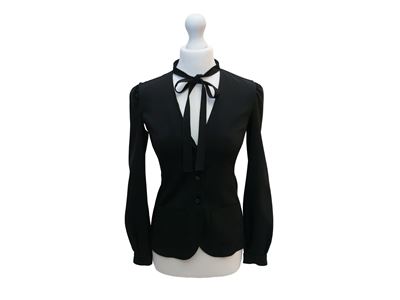 Prada, Tailleur pantalone nero in seta (giacca monopetto a tre bottoni)