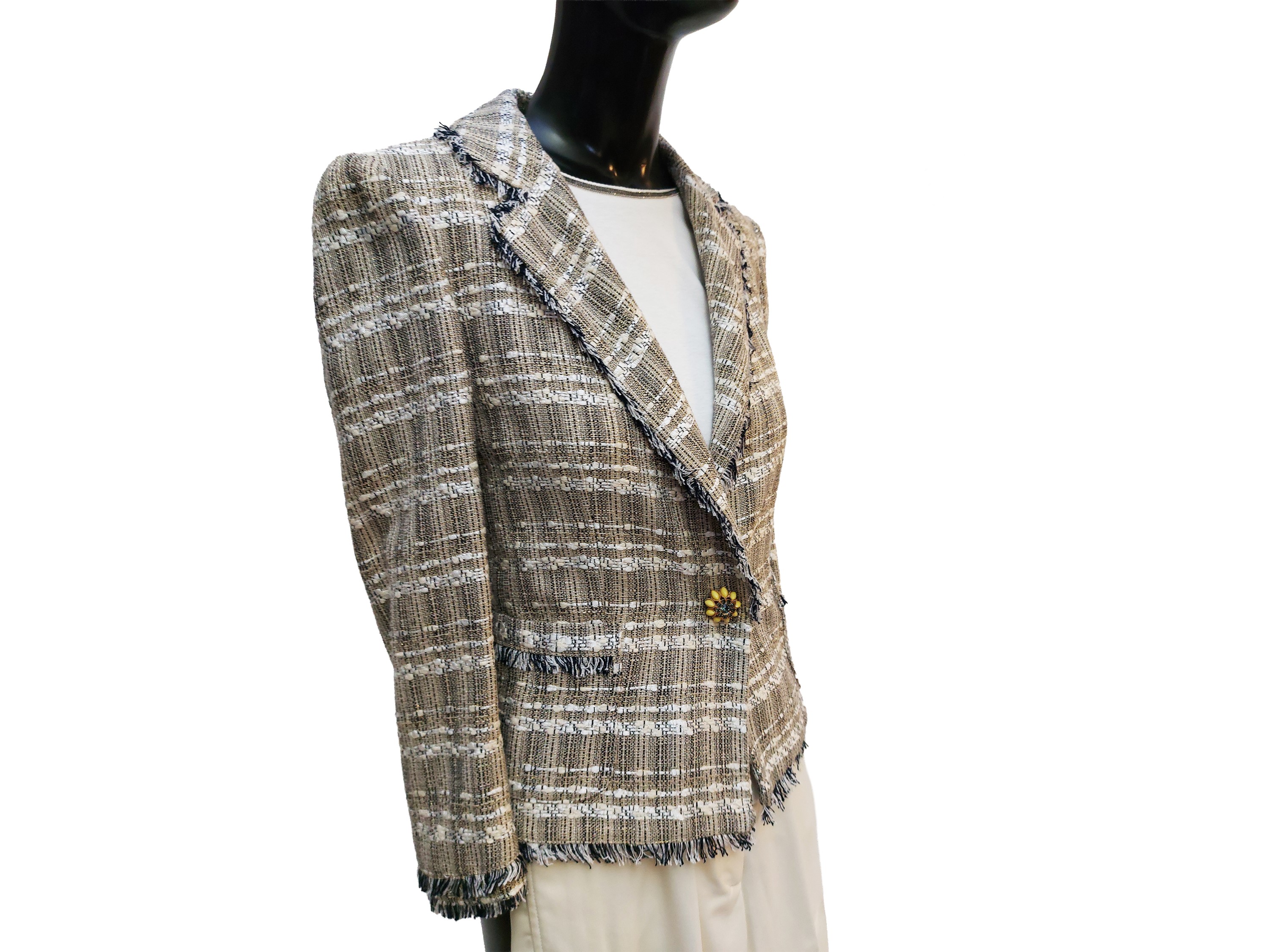 Liu Jo, Giacca corta in tweed di cotone beige con lurex e bottone gioiello