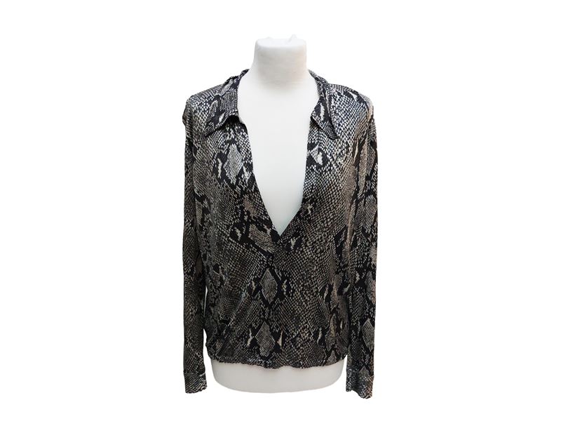 Gucci, Camicia in seta animalier con motivo pitonato bianco e nero