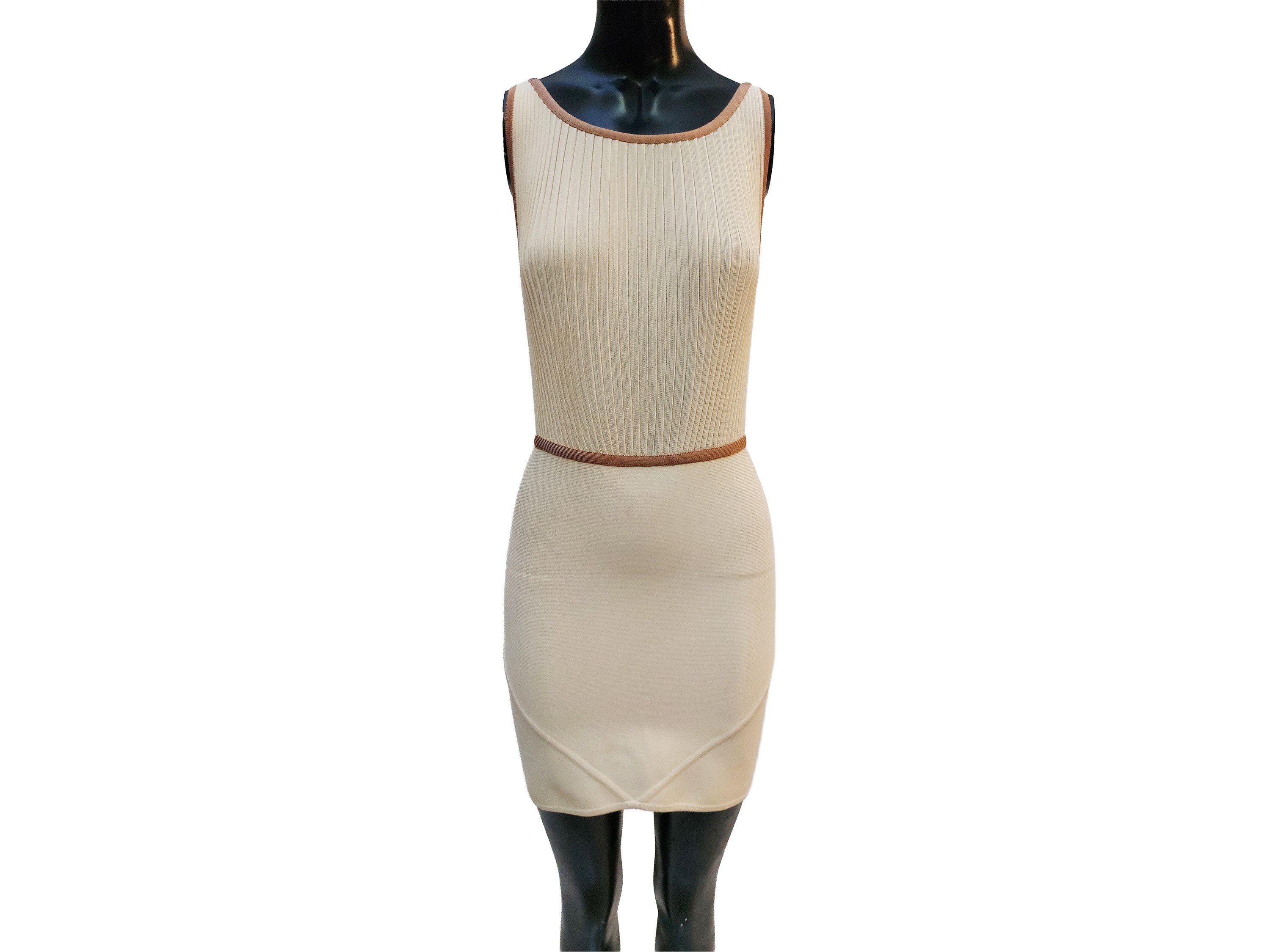 Hervé Léger, Completo in maglia beige in stile bandage dress