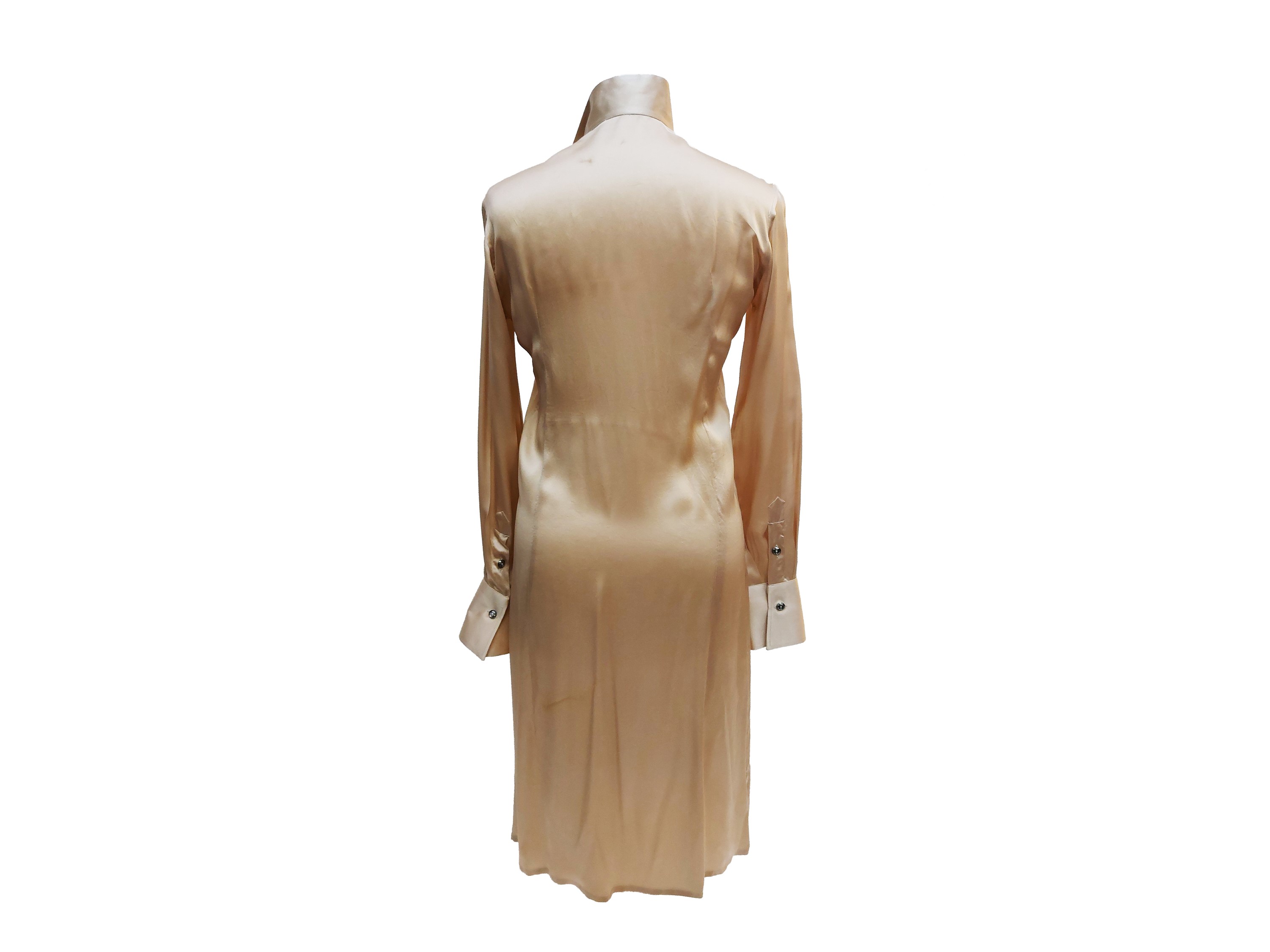 Domenico Vacca, Chemisier in seta beige con bottoni gioiello