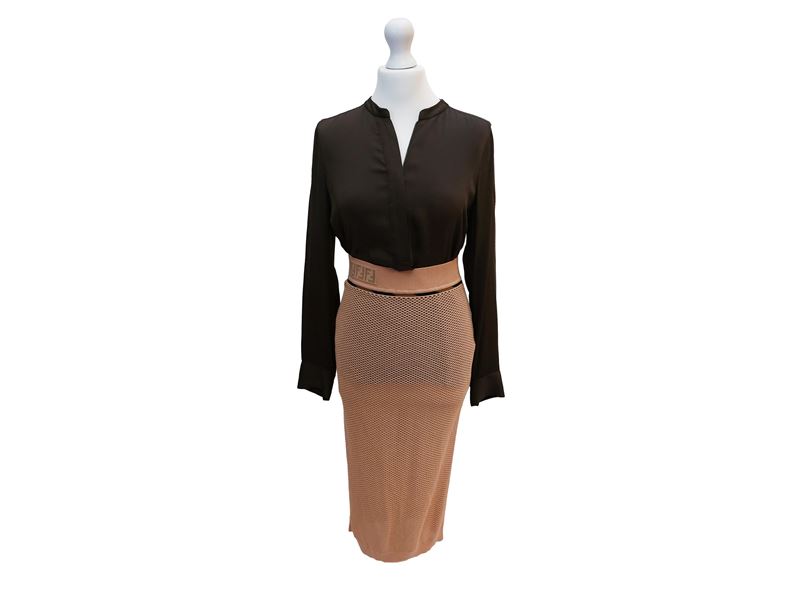 Fendi, Gonna midi rosa antico in maglia traforata a micro rete