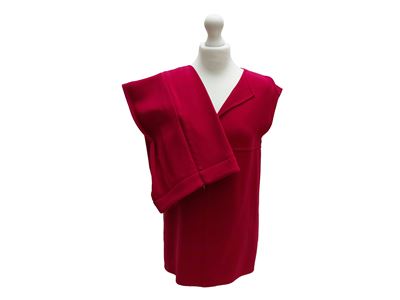 Max Mara, Completo in crepe di lana color amarena (blusa smanicata e pantaloni modello diritto)
