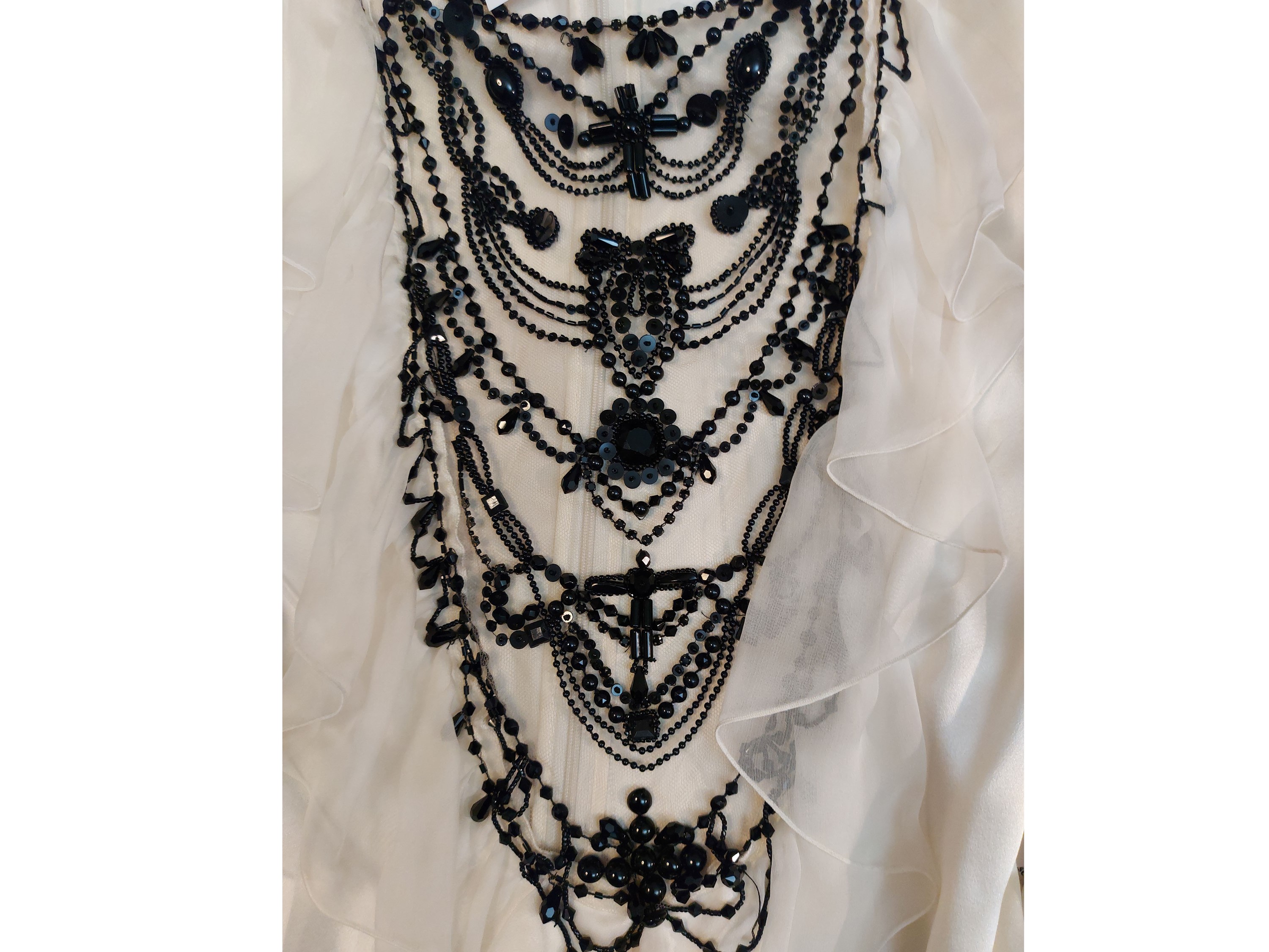Valentino, Camicia in seta panna con rouches in organza e decoro in perline su tulle nero
